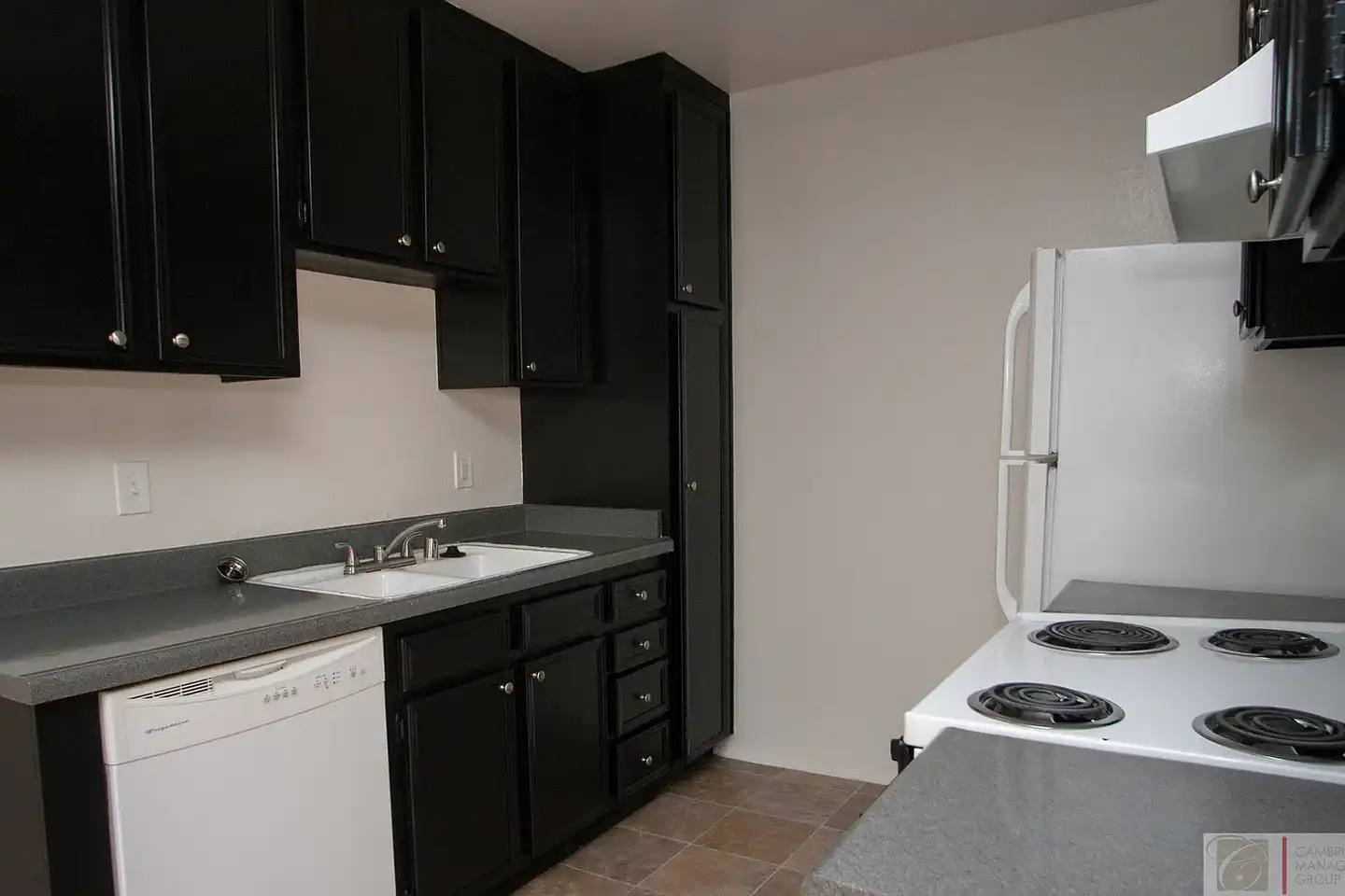 Lexington Gardens photo 2