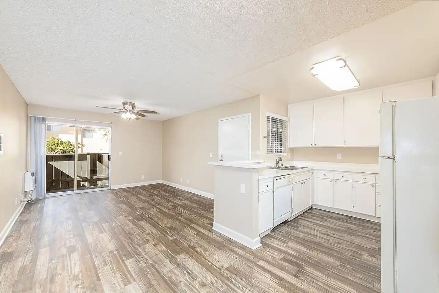 Willow Creek Apartments photo 5