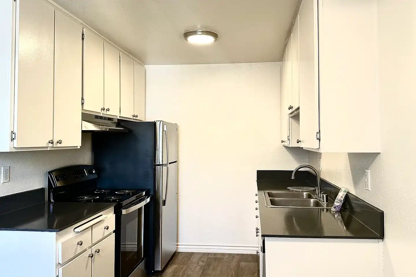Bahia Jewell Apartments