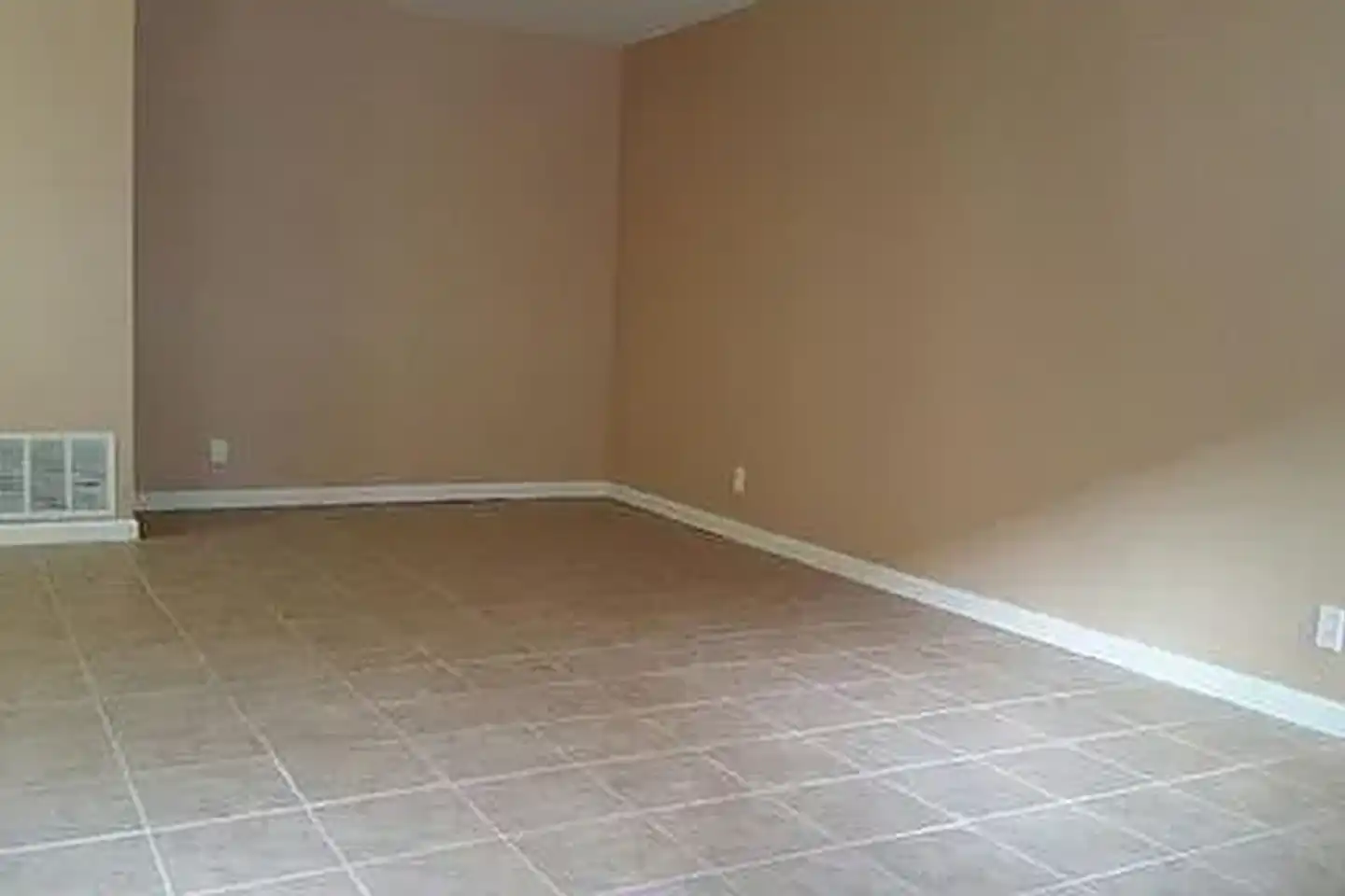 Woodlawn Apartments