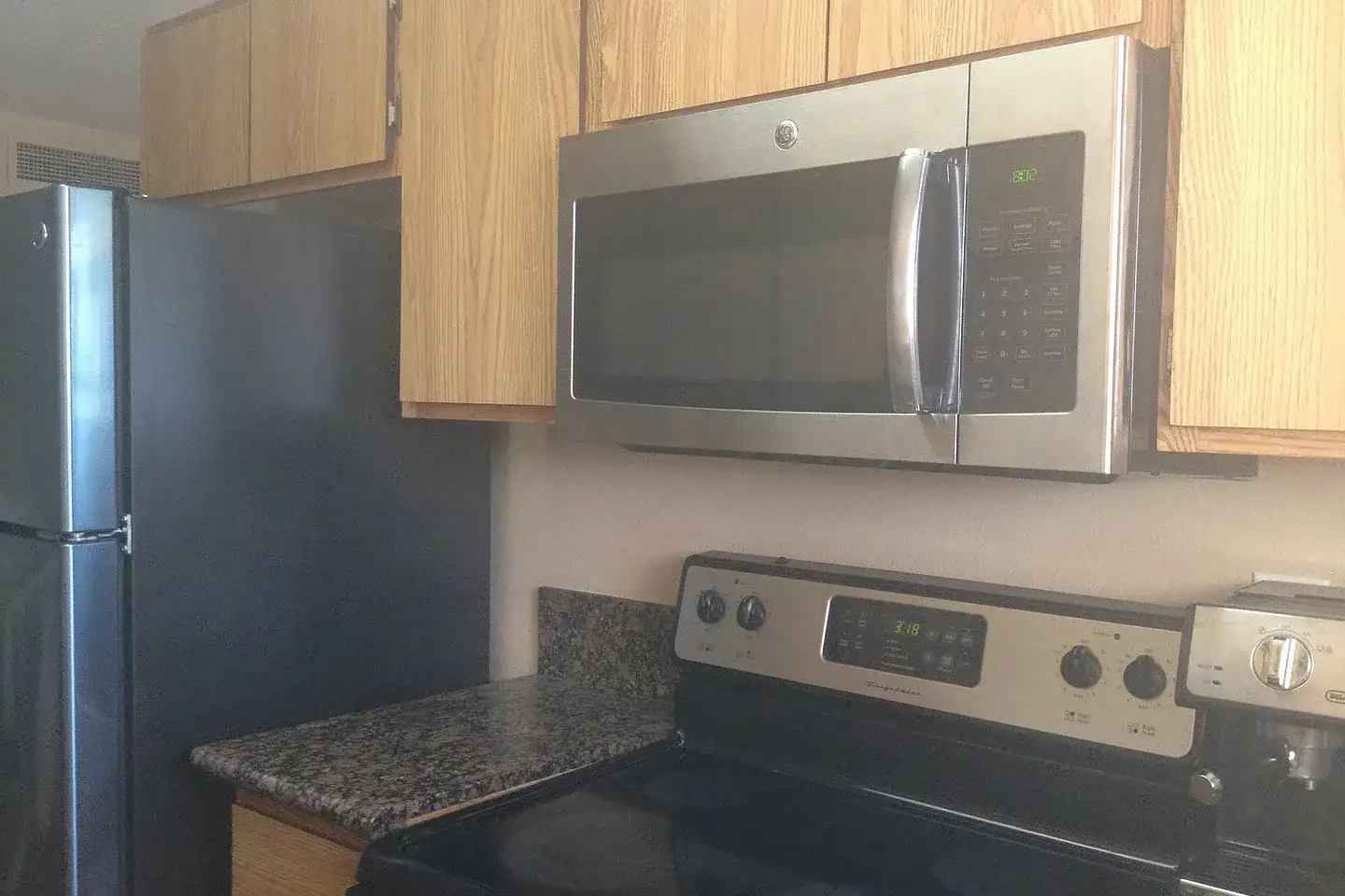 Woodlawn Apartments photo 4