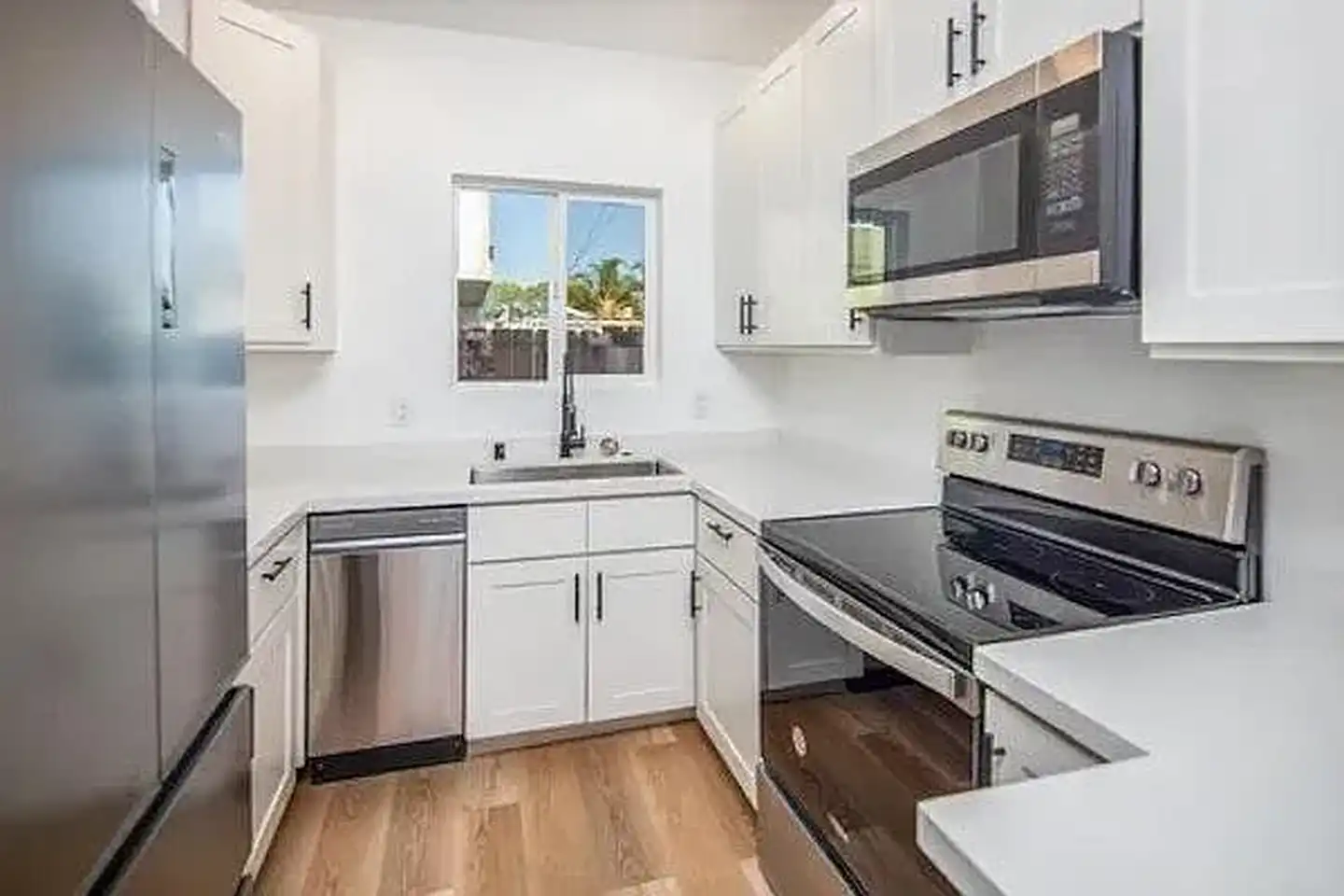 Amazing Centrally Located And Renovated Property! photo 2