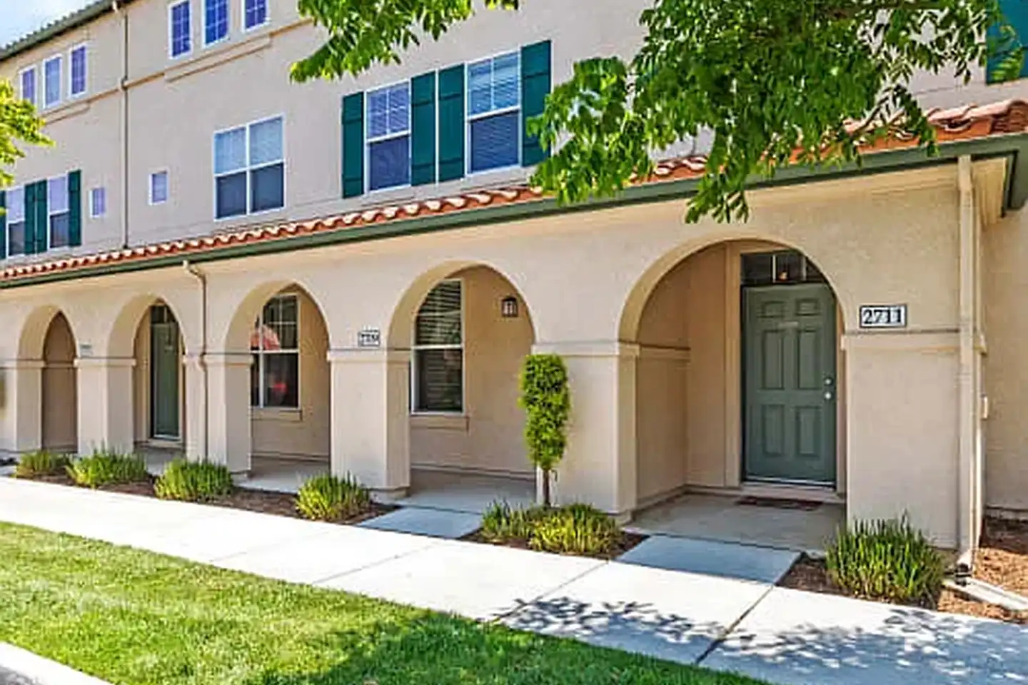 Gateway Village - Military Housing photo 3