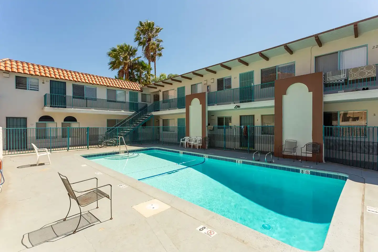 Paloma Apartments photo 2
