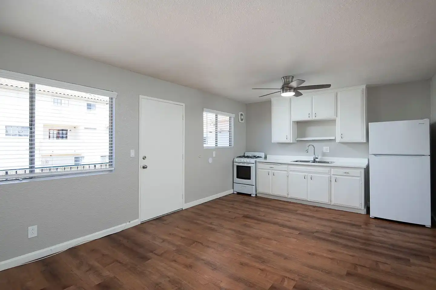 Paloma Apartments photo 4