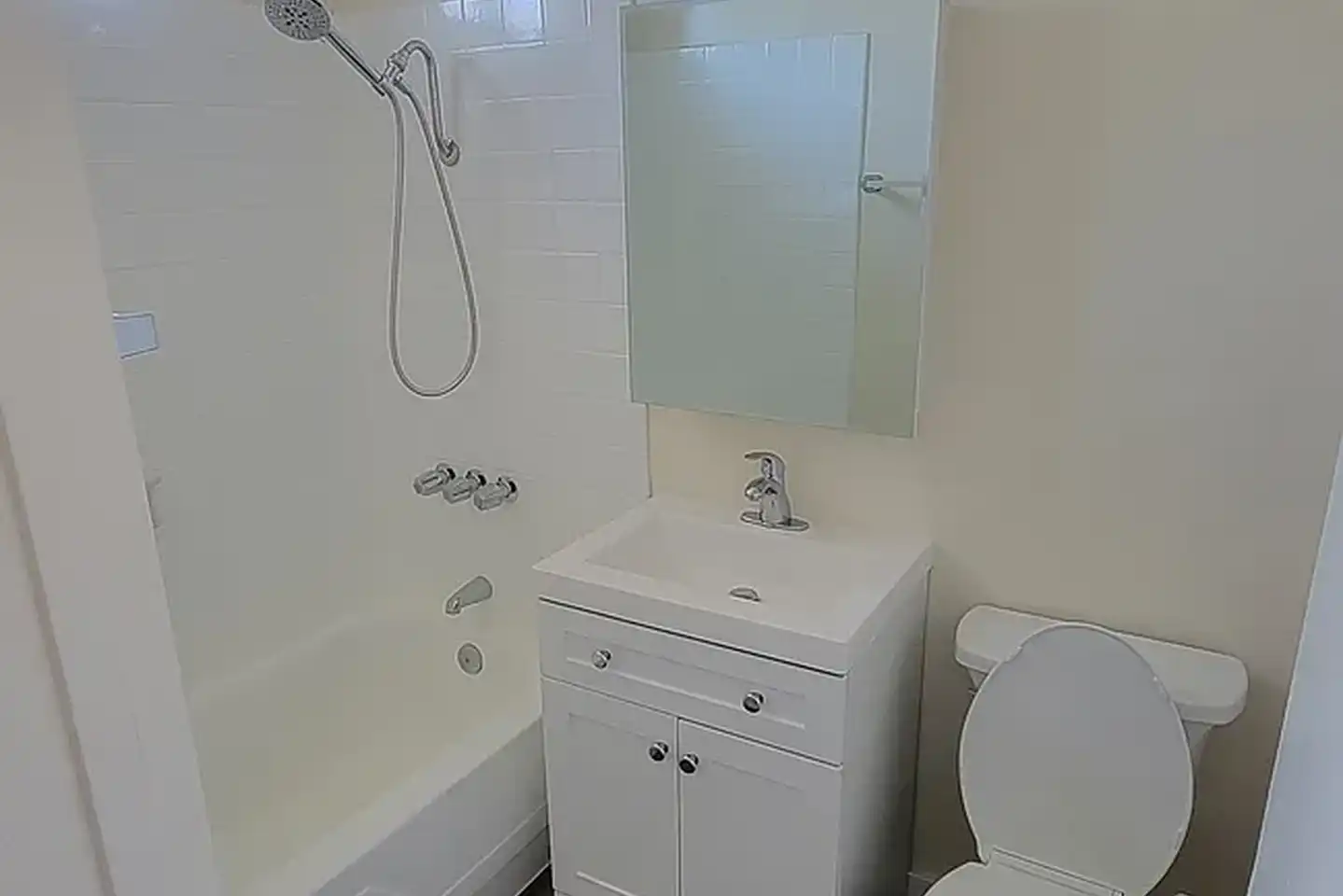 Mark IX Apartments photo 5