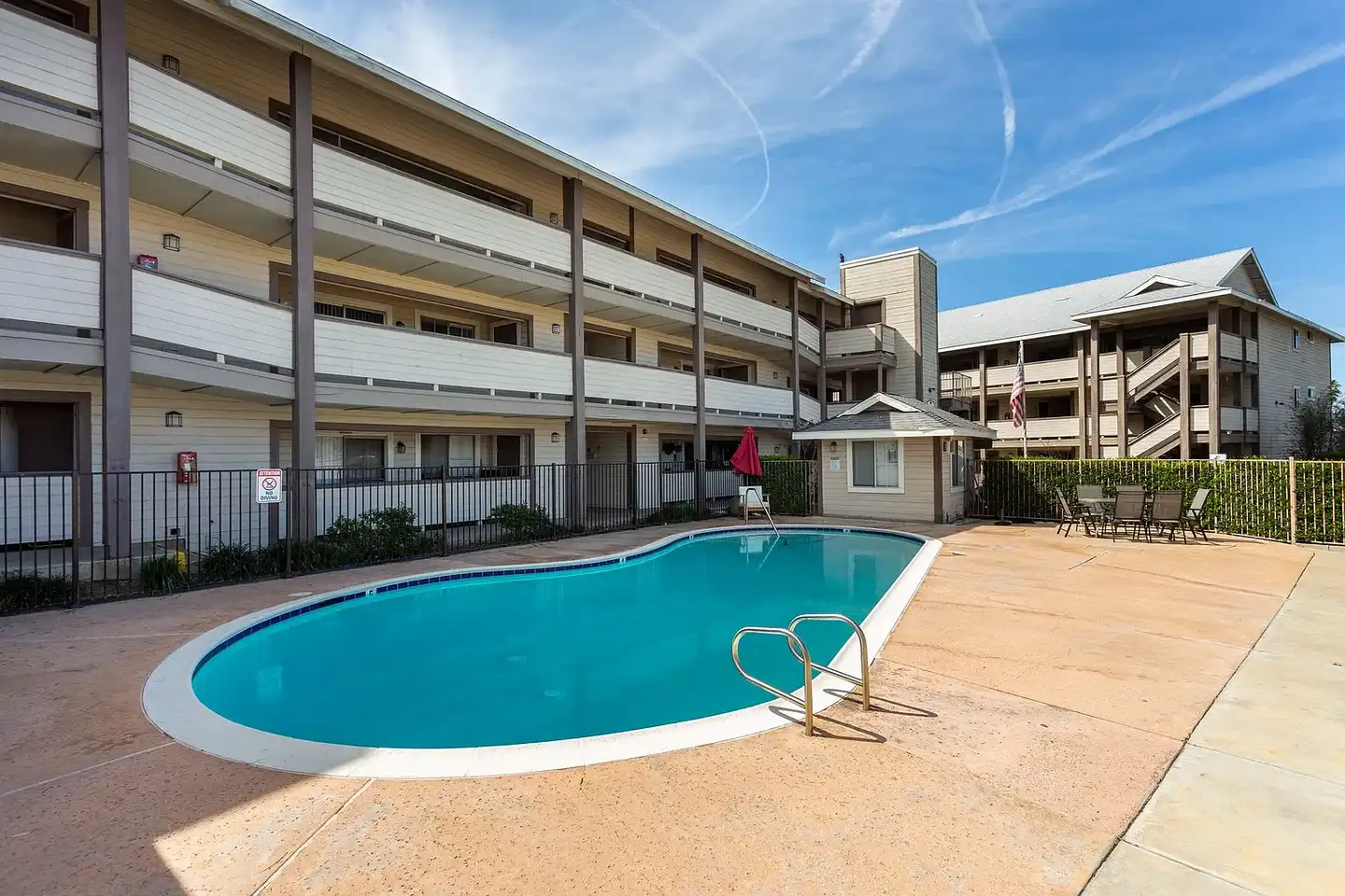 Willow Creek Apartments photo 2