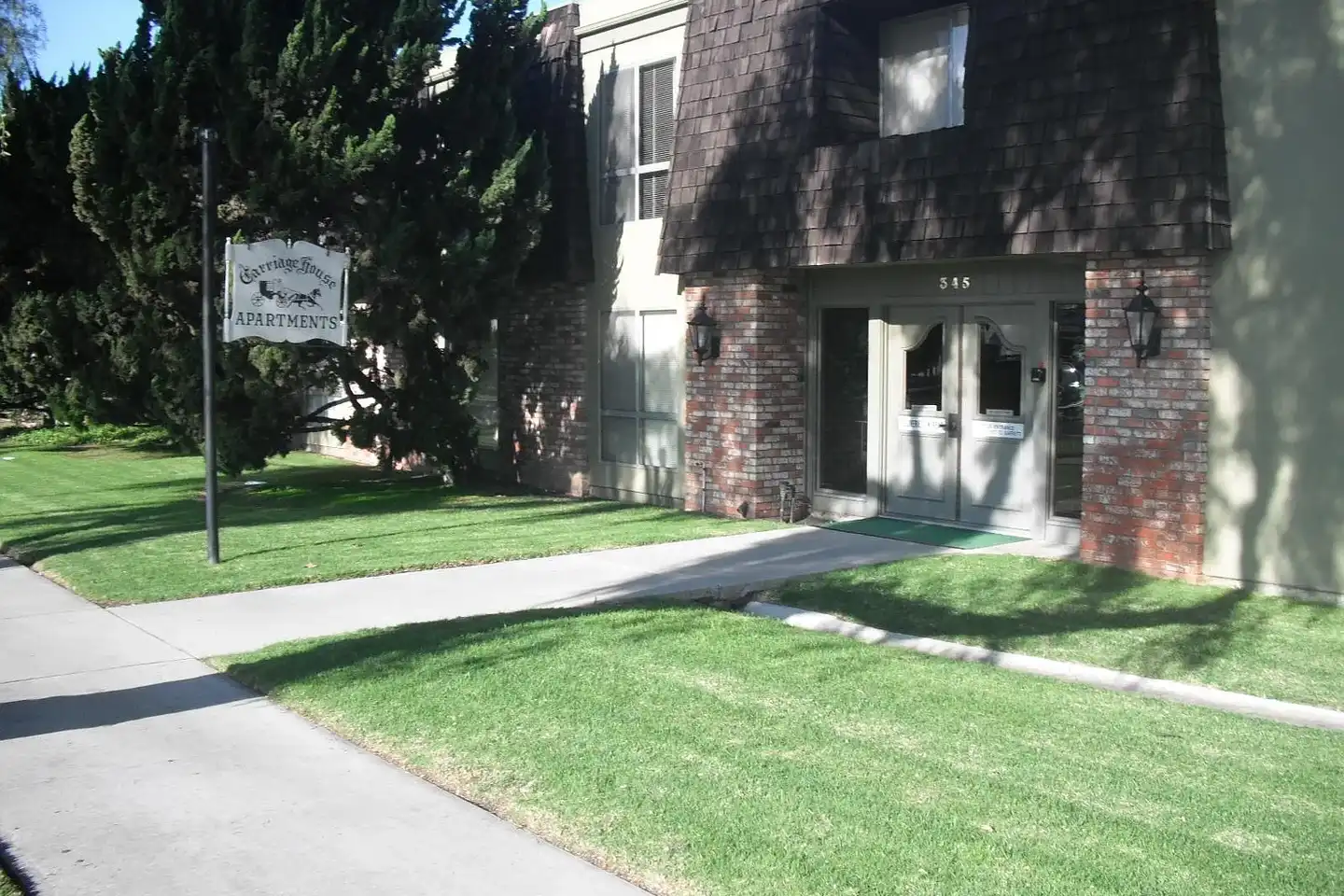 Carriage House Apartments photo 2
