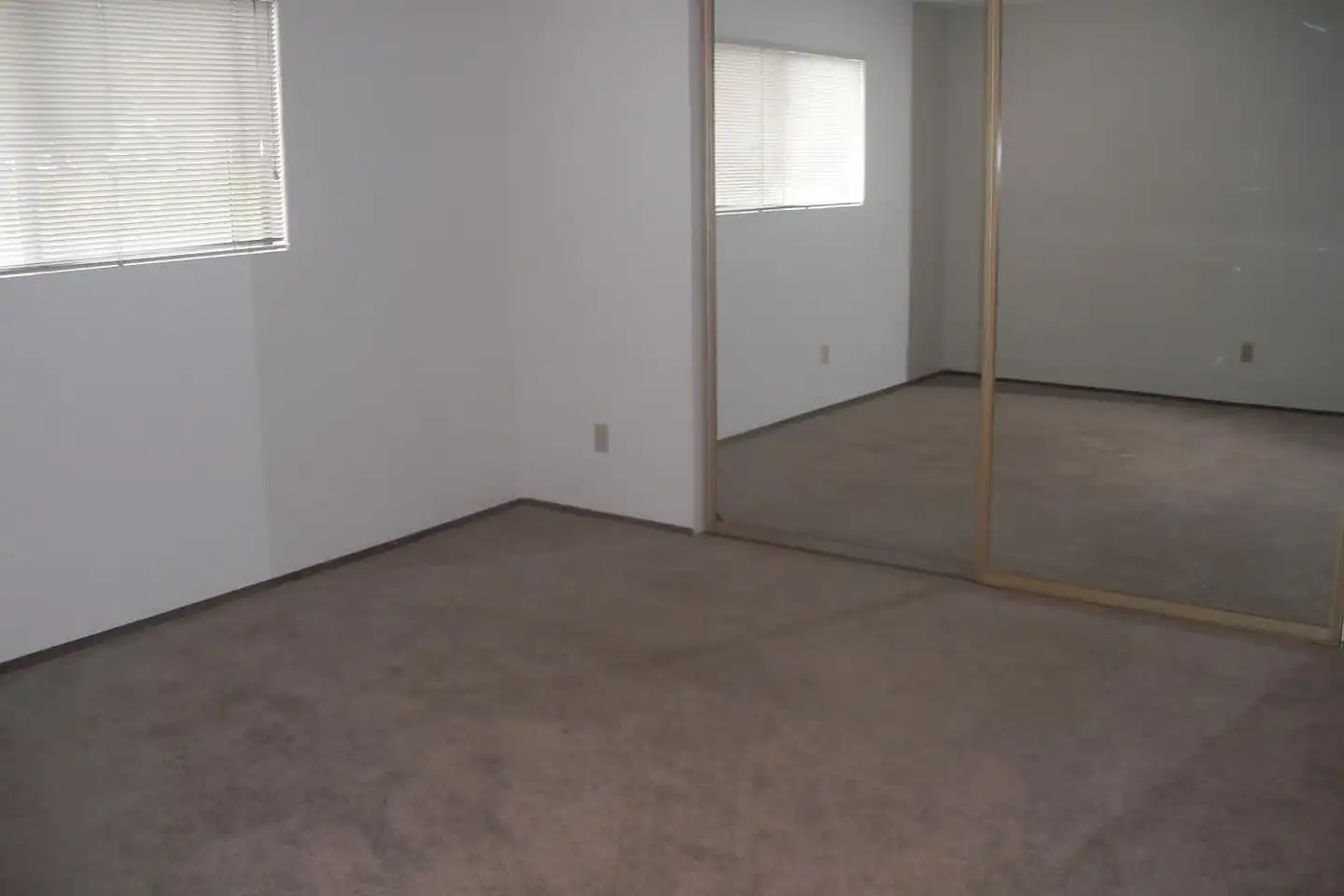 Carriage House Apartments photo 4