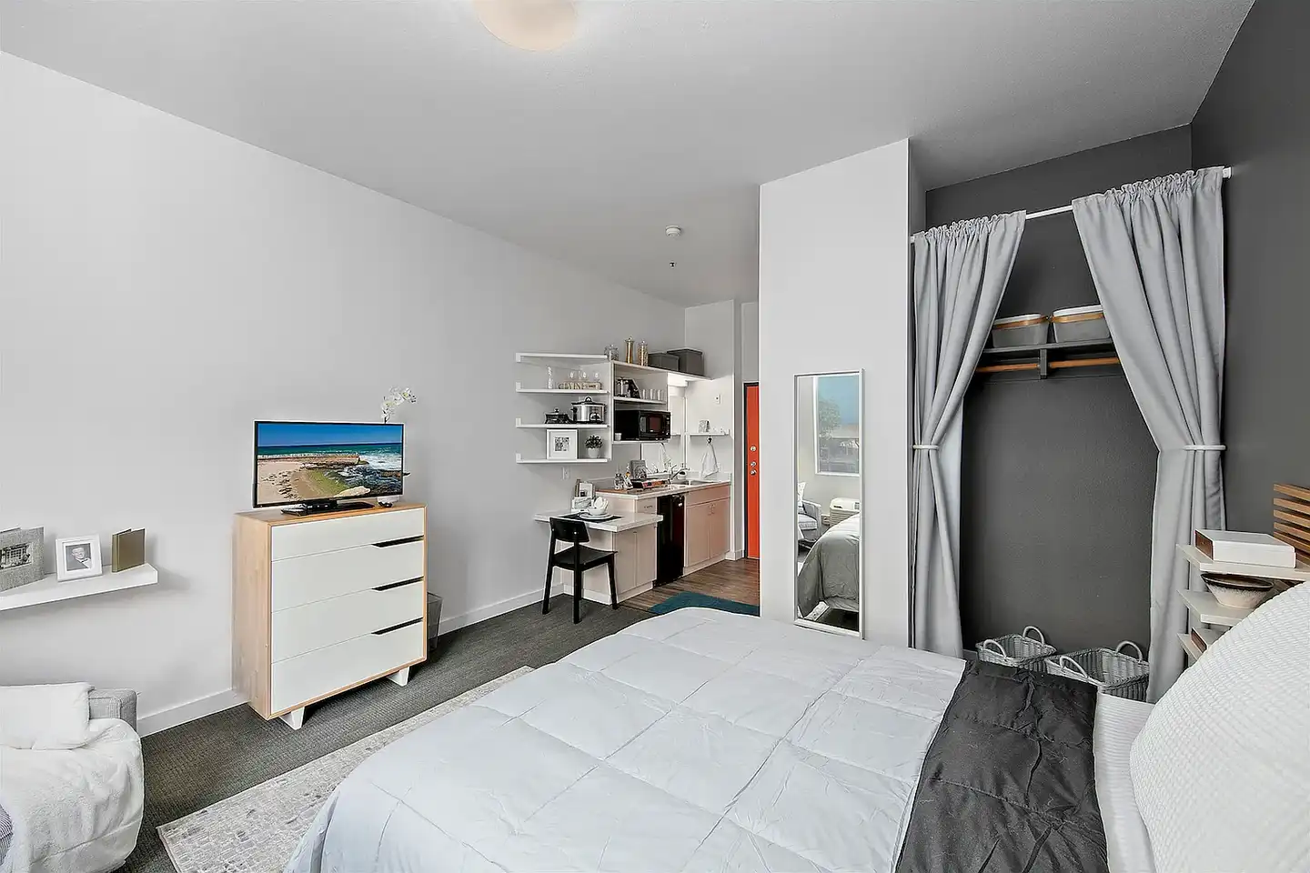 J Street Flats photo 2