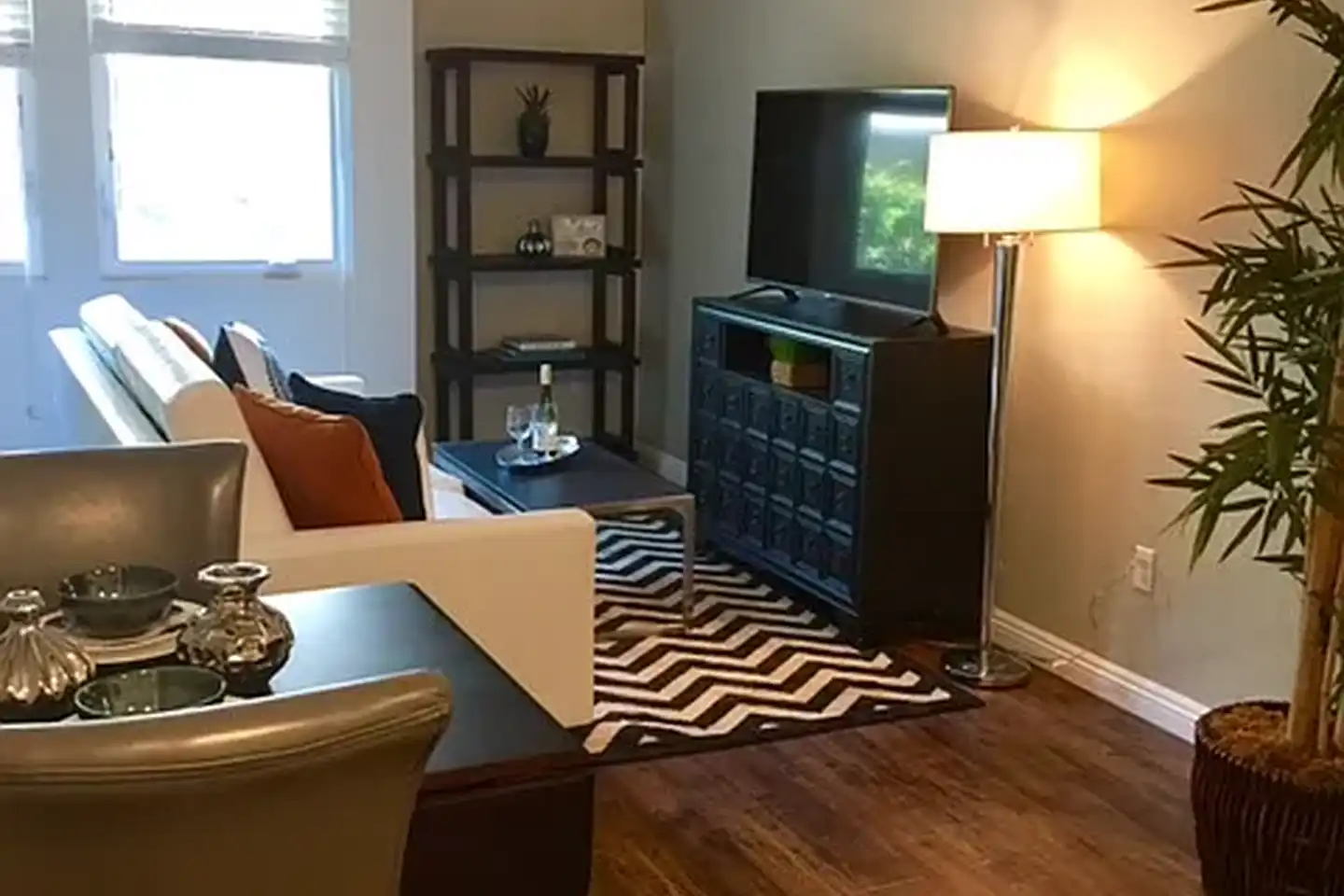 The Tides Apartments photo 5