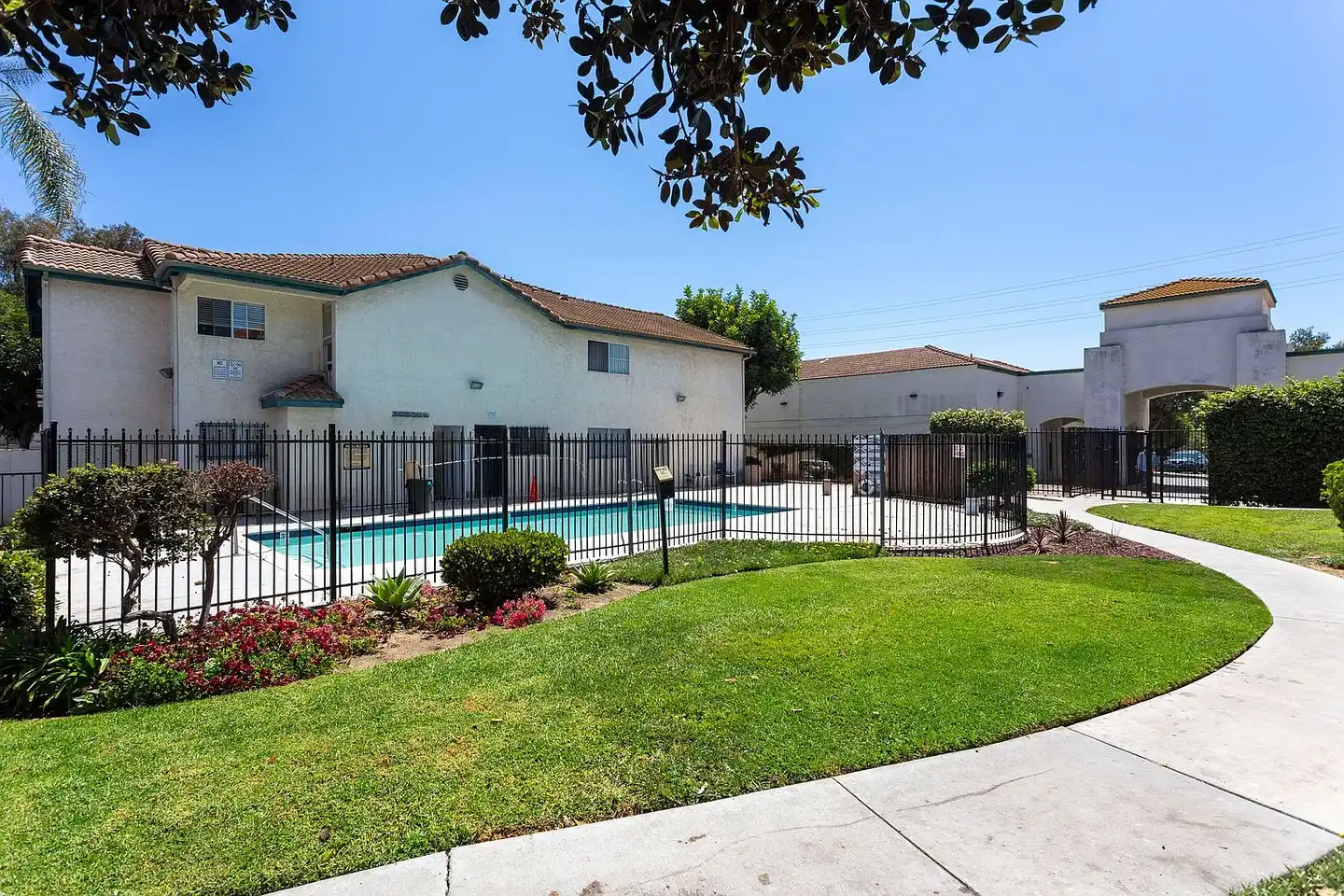 Highland View Apartments photo 2