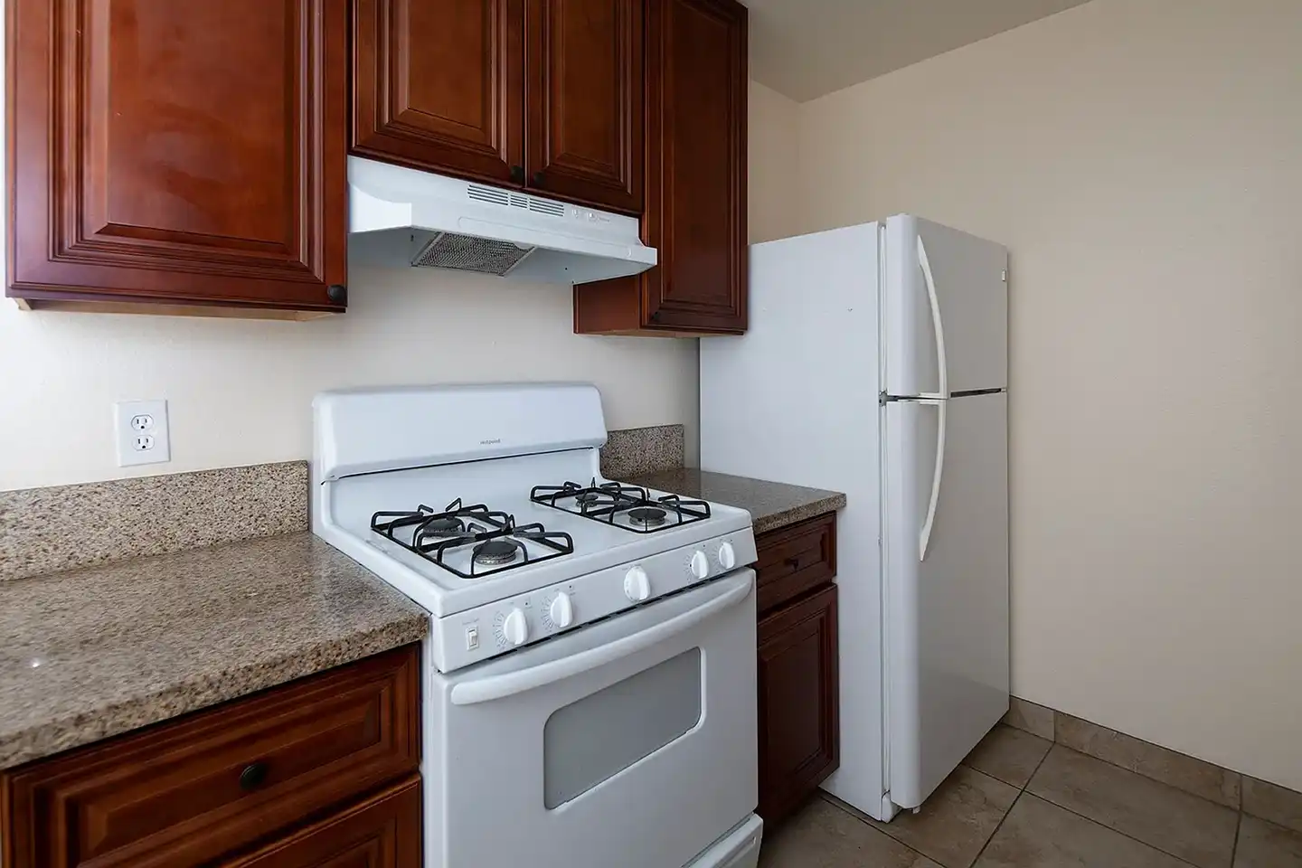 Lanai Village Apartments photo 4