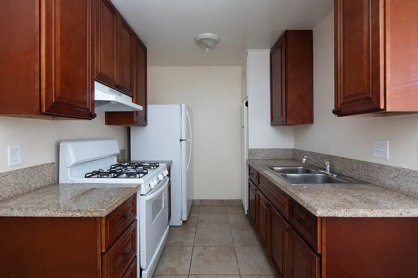 Lanai Village Apartments photo 3