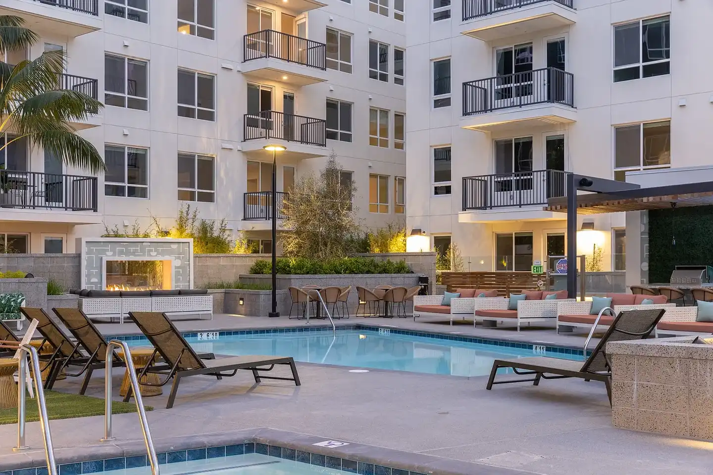 The Society Apartments photo 4