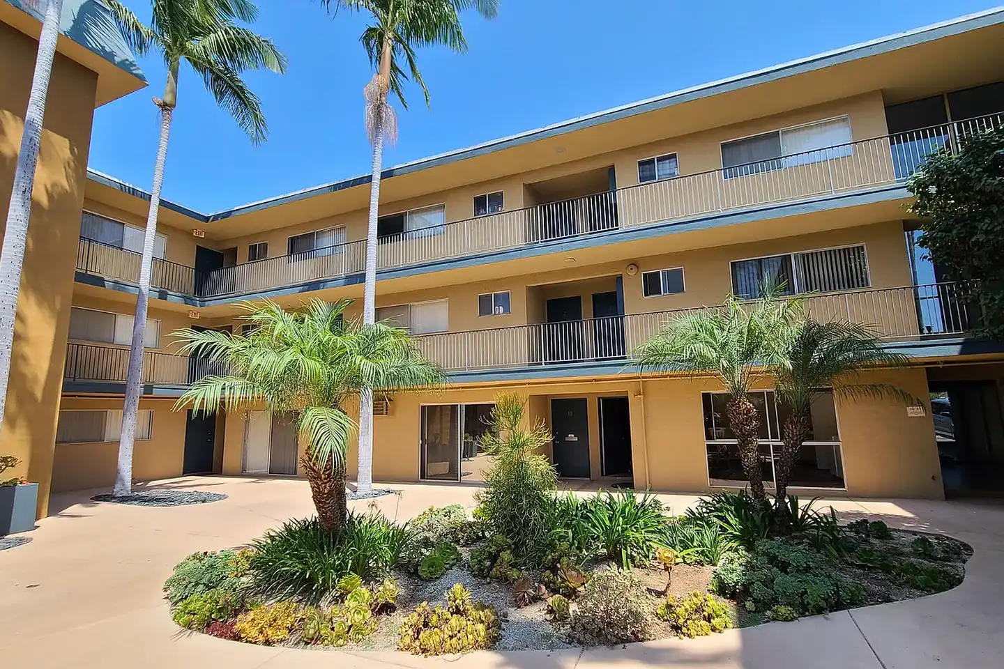 Greenbriar Apartments photo 4