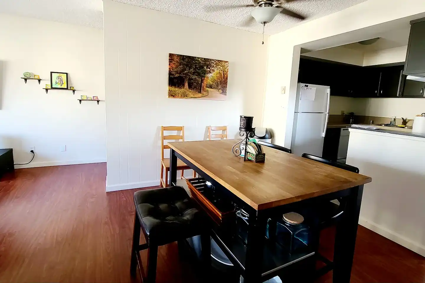 Greenbriar Apartments photo 2