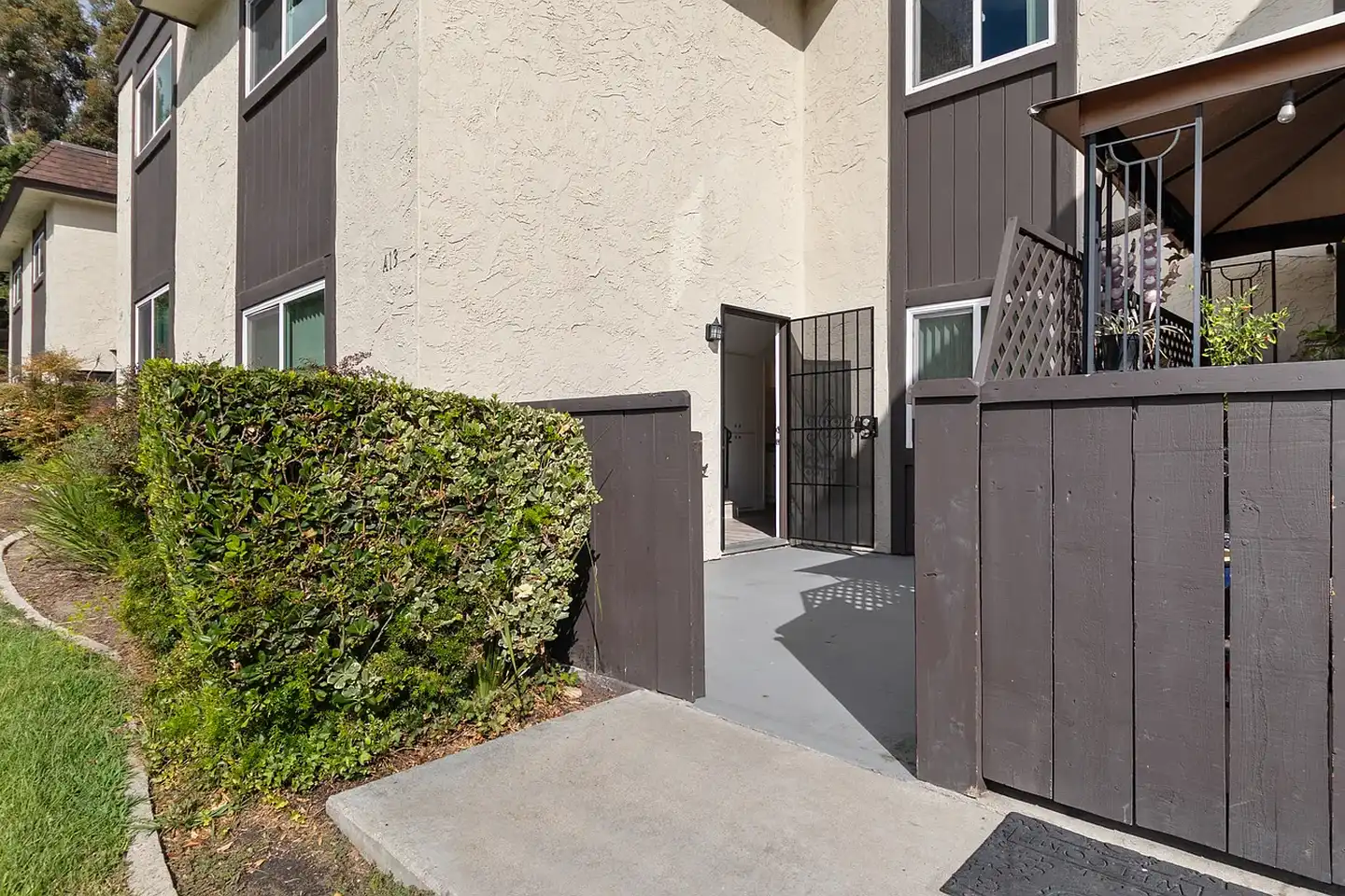 Robinwood Plaza photo 3