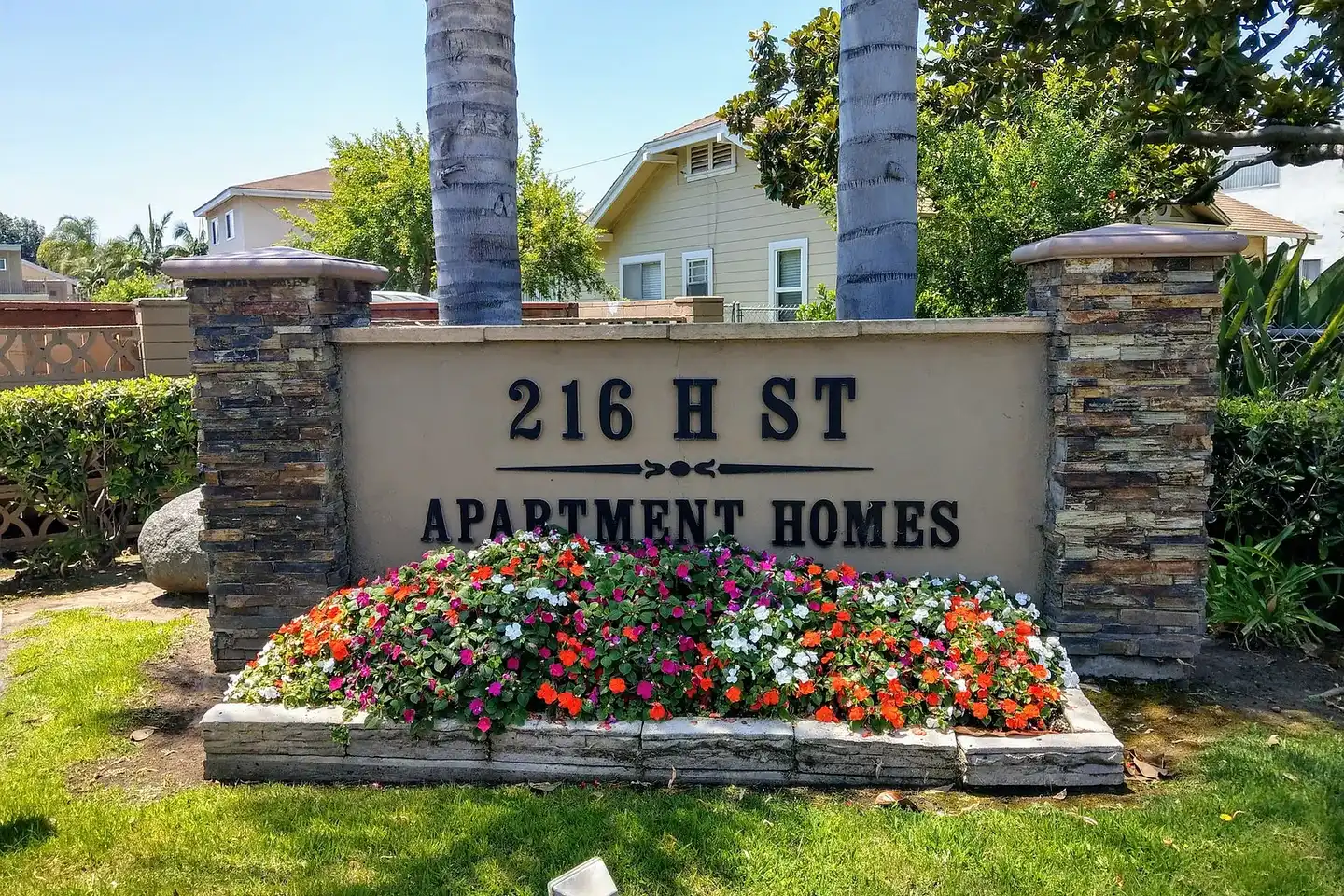 Cova Vista Apartments photo 2