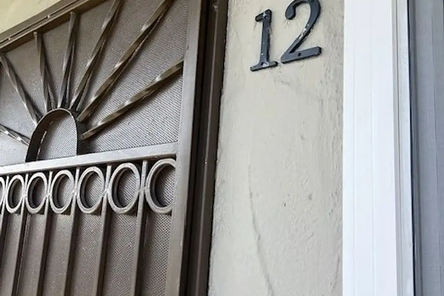 Leo's Apartments