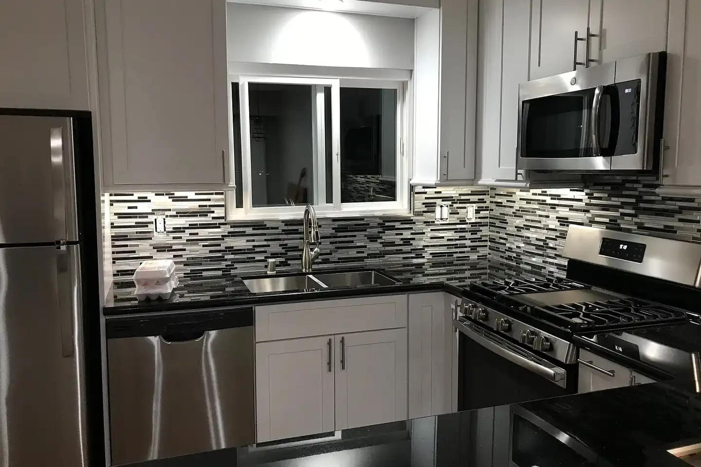 Monterey Villa Apartments