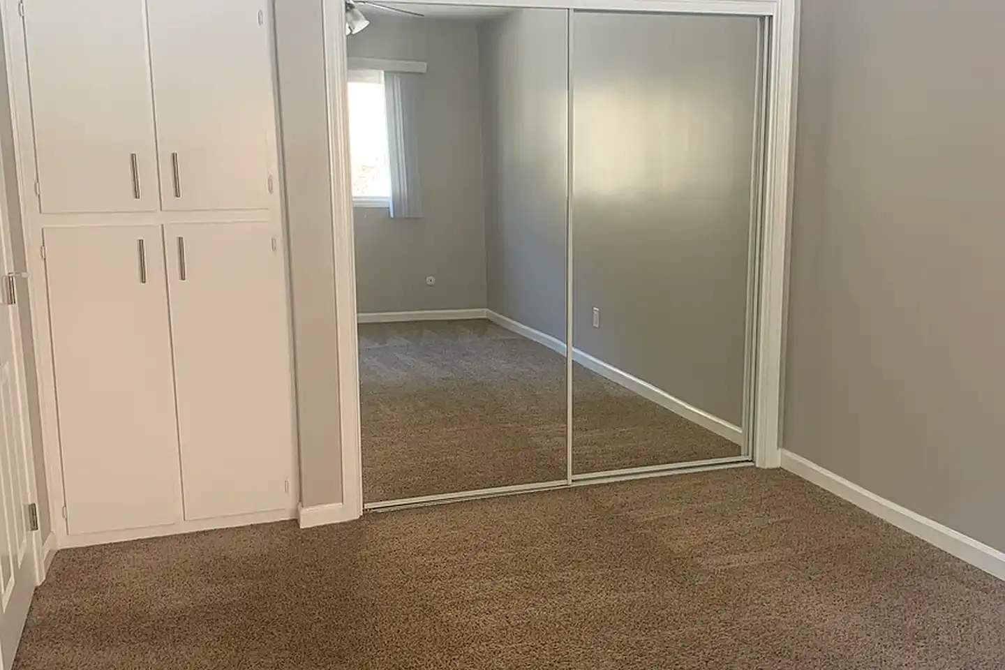 Monterey Villa Apartments photo 5