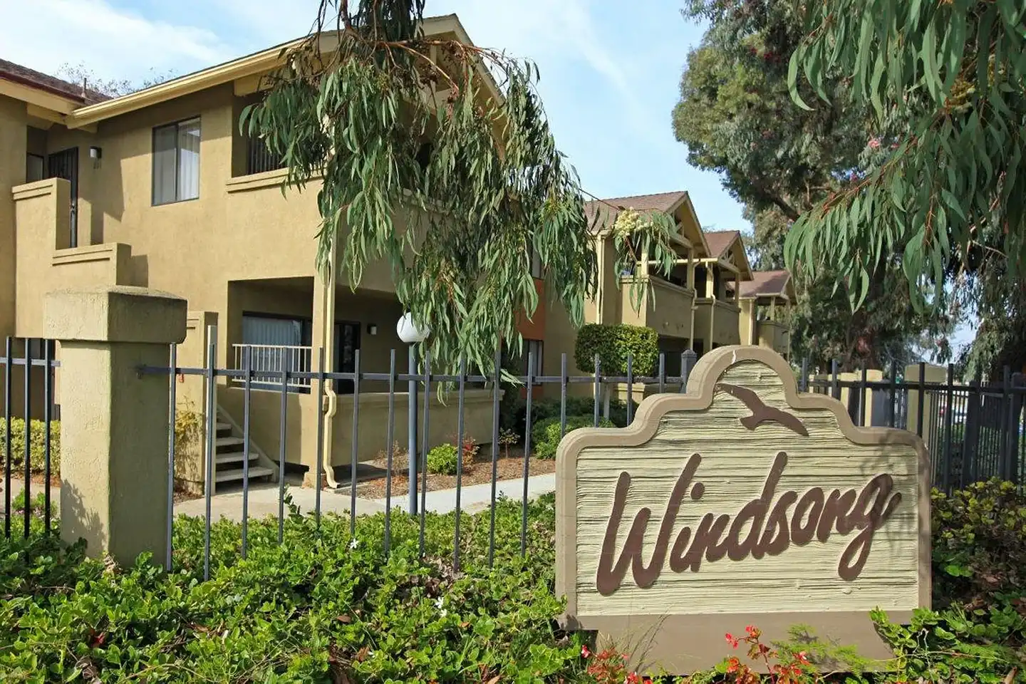 Windsong Apartments photo 2