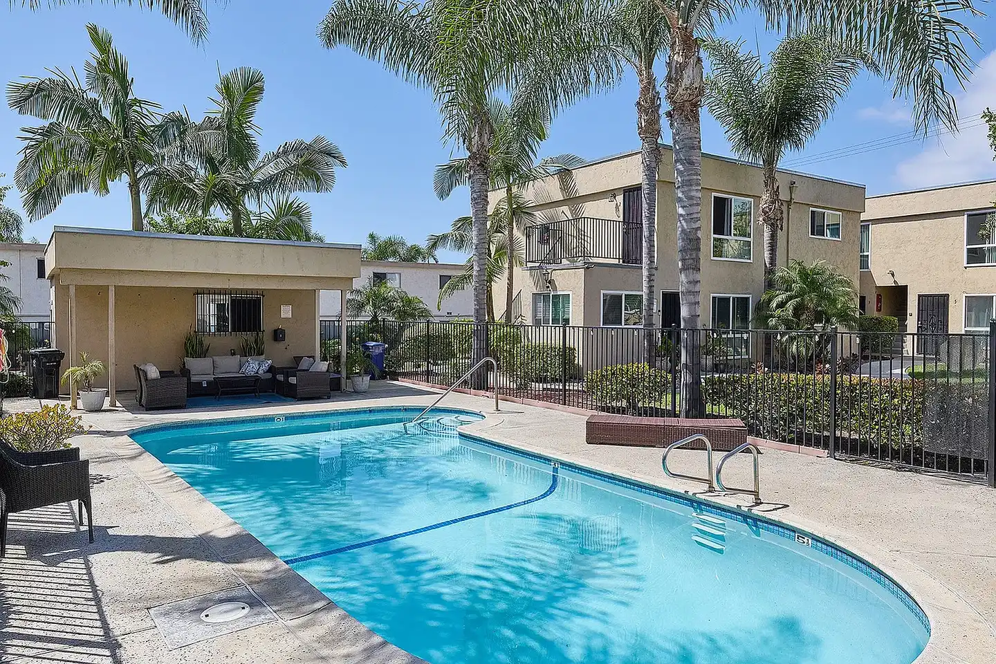 Pine Vista Apartments photo 5