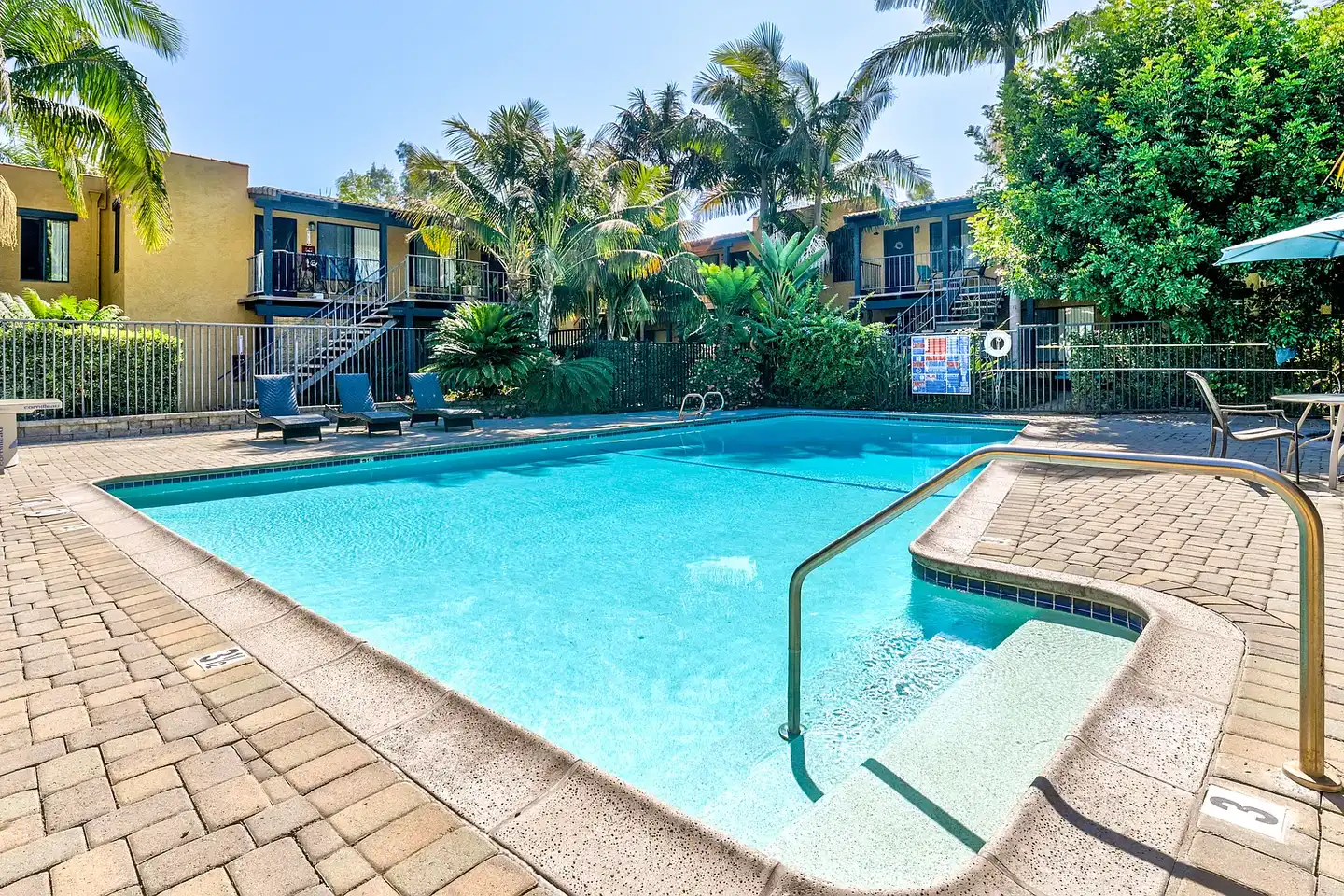 Casa Vista Apartment Homes photo 4