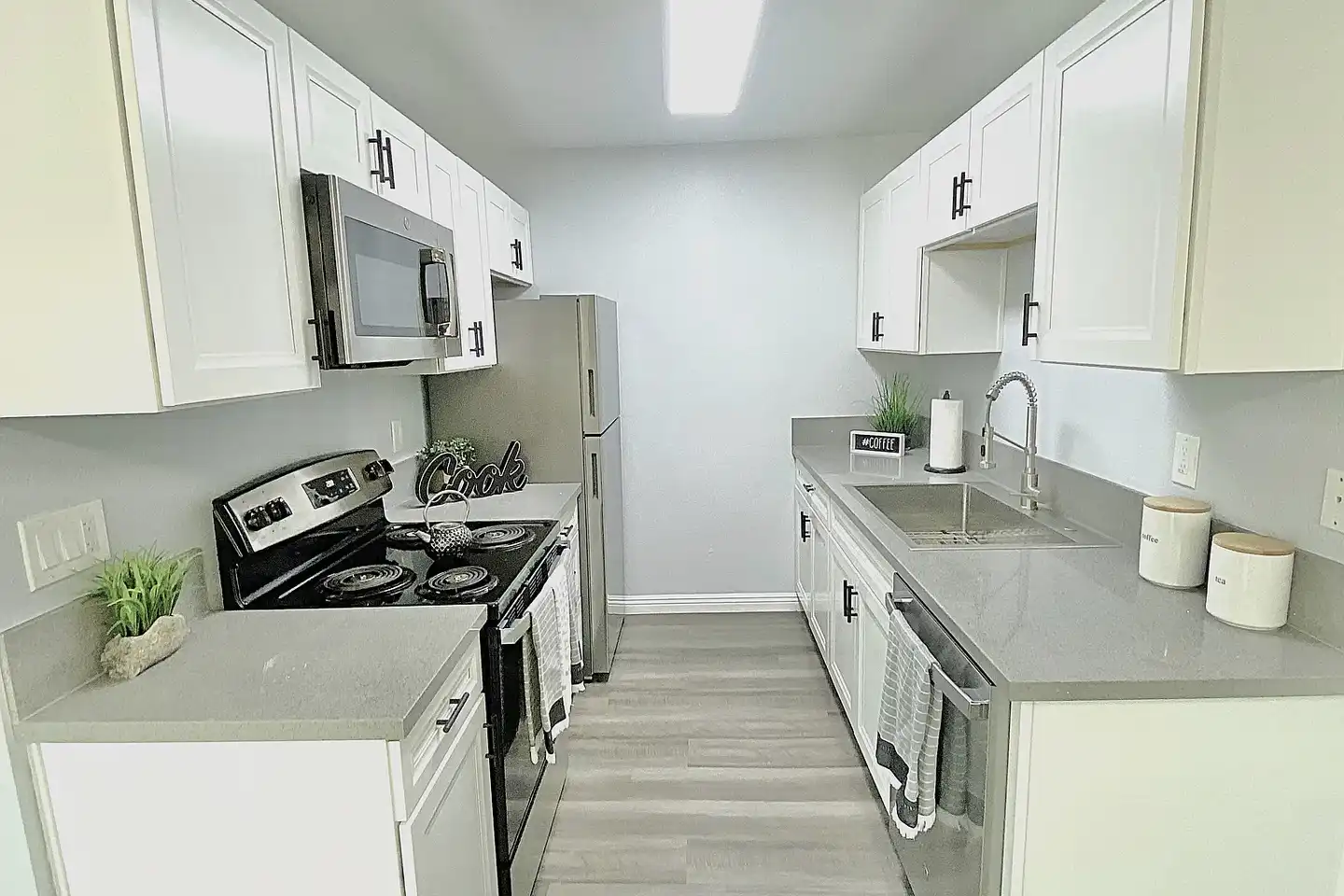Wisconsin Terrace Apartments photo 3
