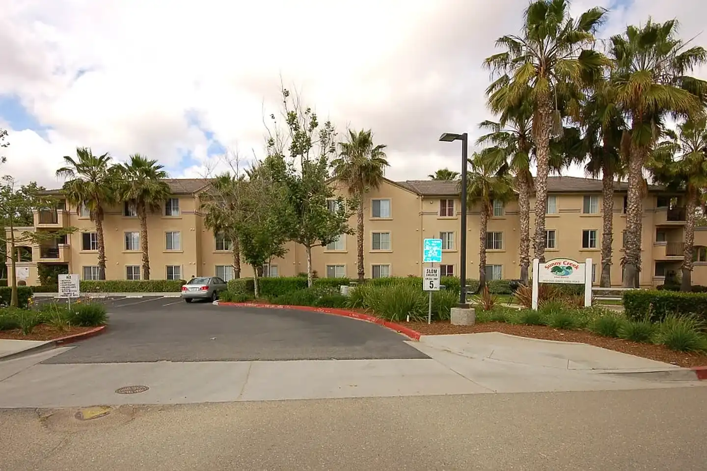 Sunny Creek Apts. photo 2