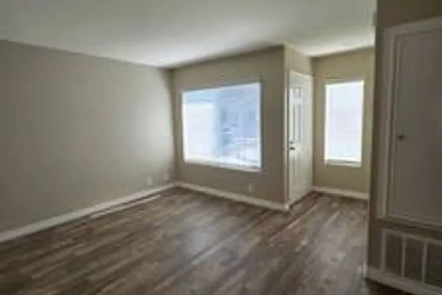 Lakeshore Terrace photo 3