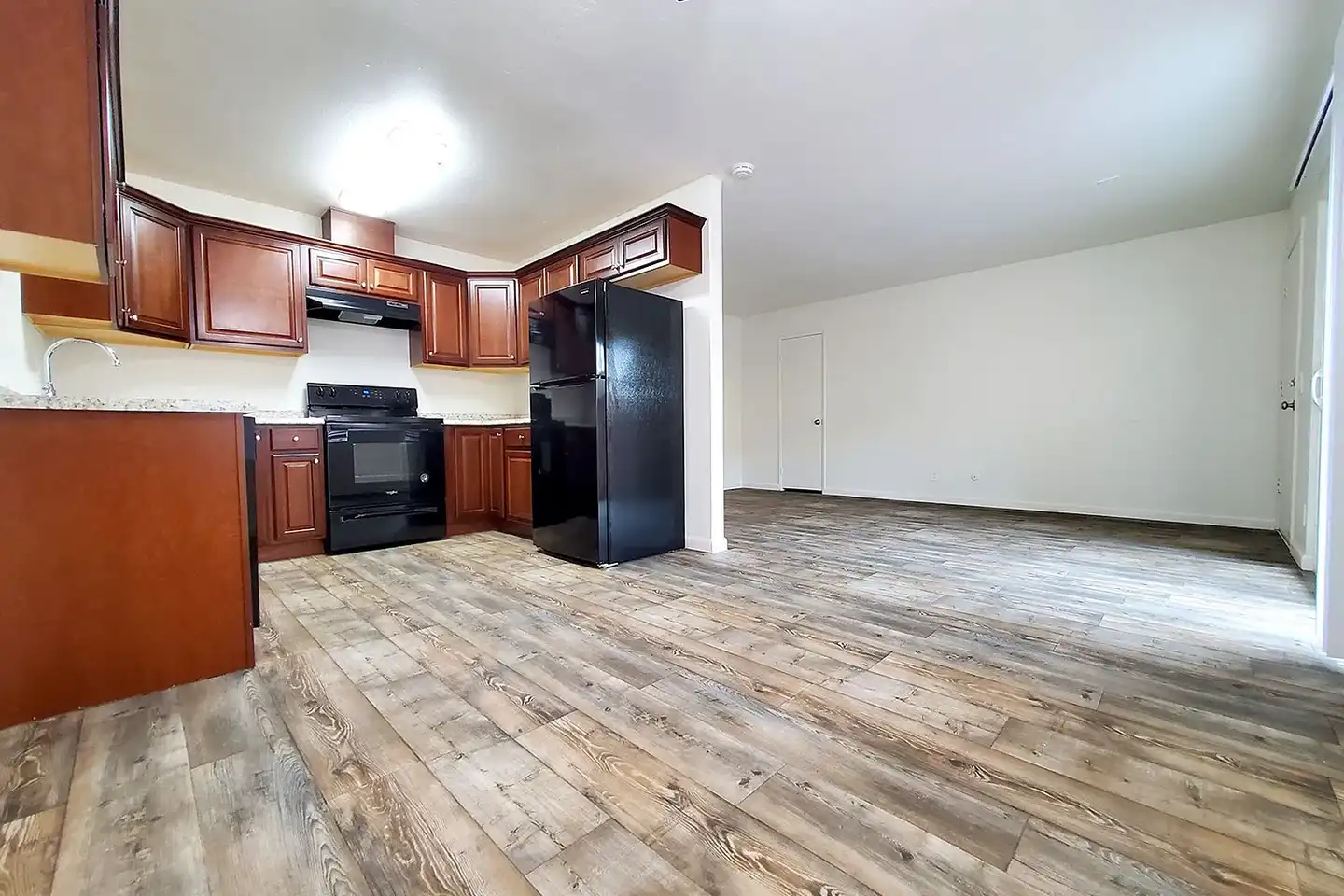 Paseo Del Prado Apartments photo 4