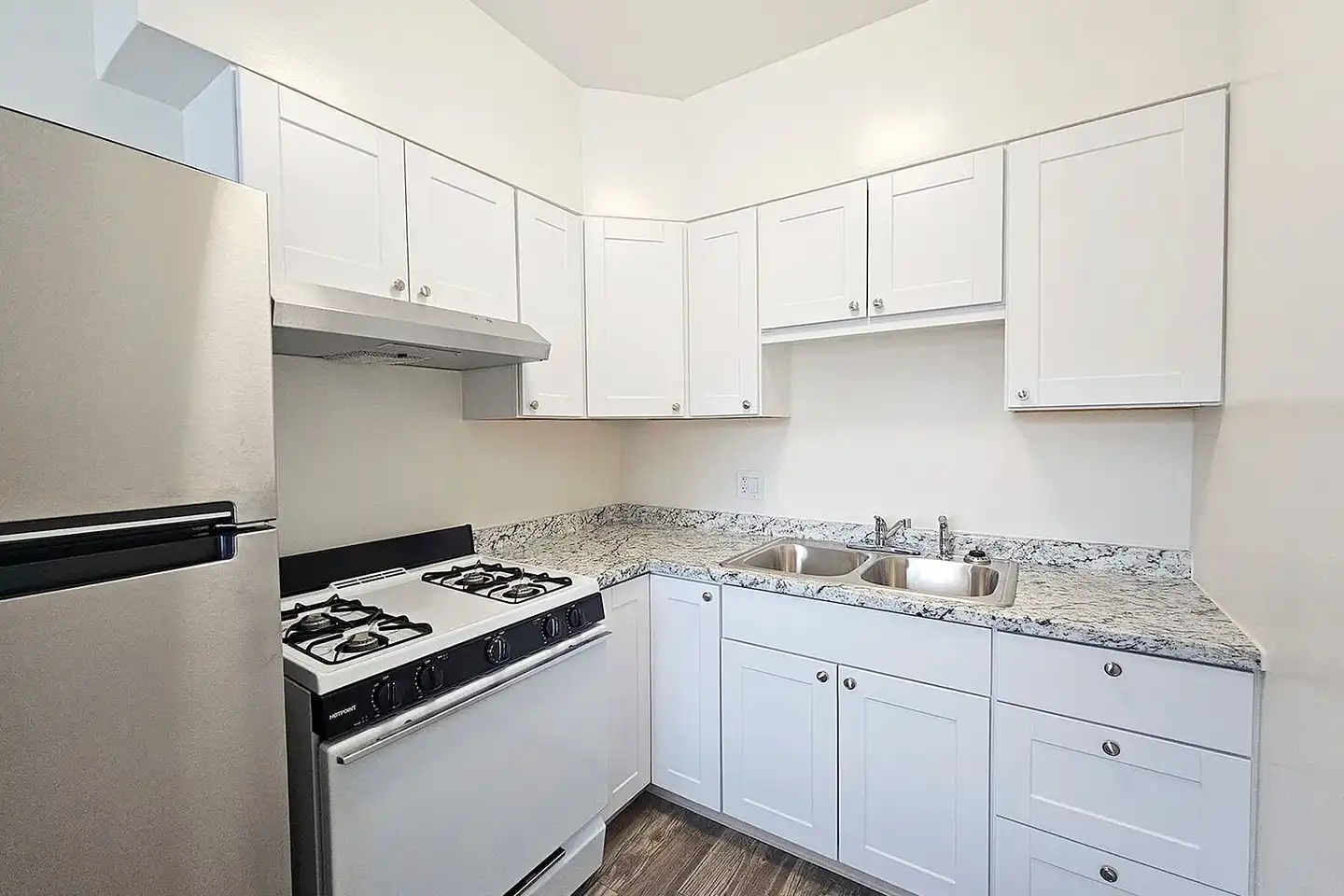 1465 Grand Ave photo 5