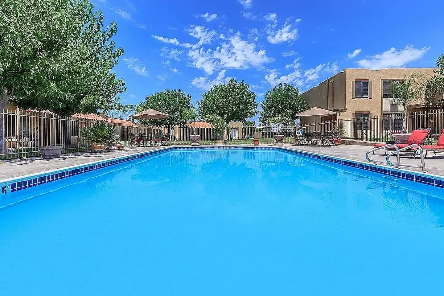 Mollison Villas photo 3