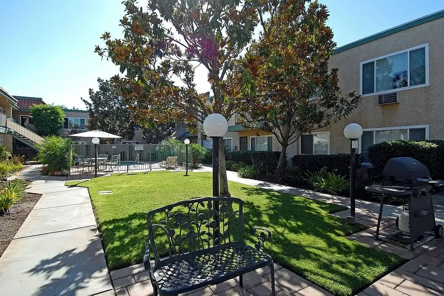 Landmark Gardens Apartments photo 2