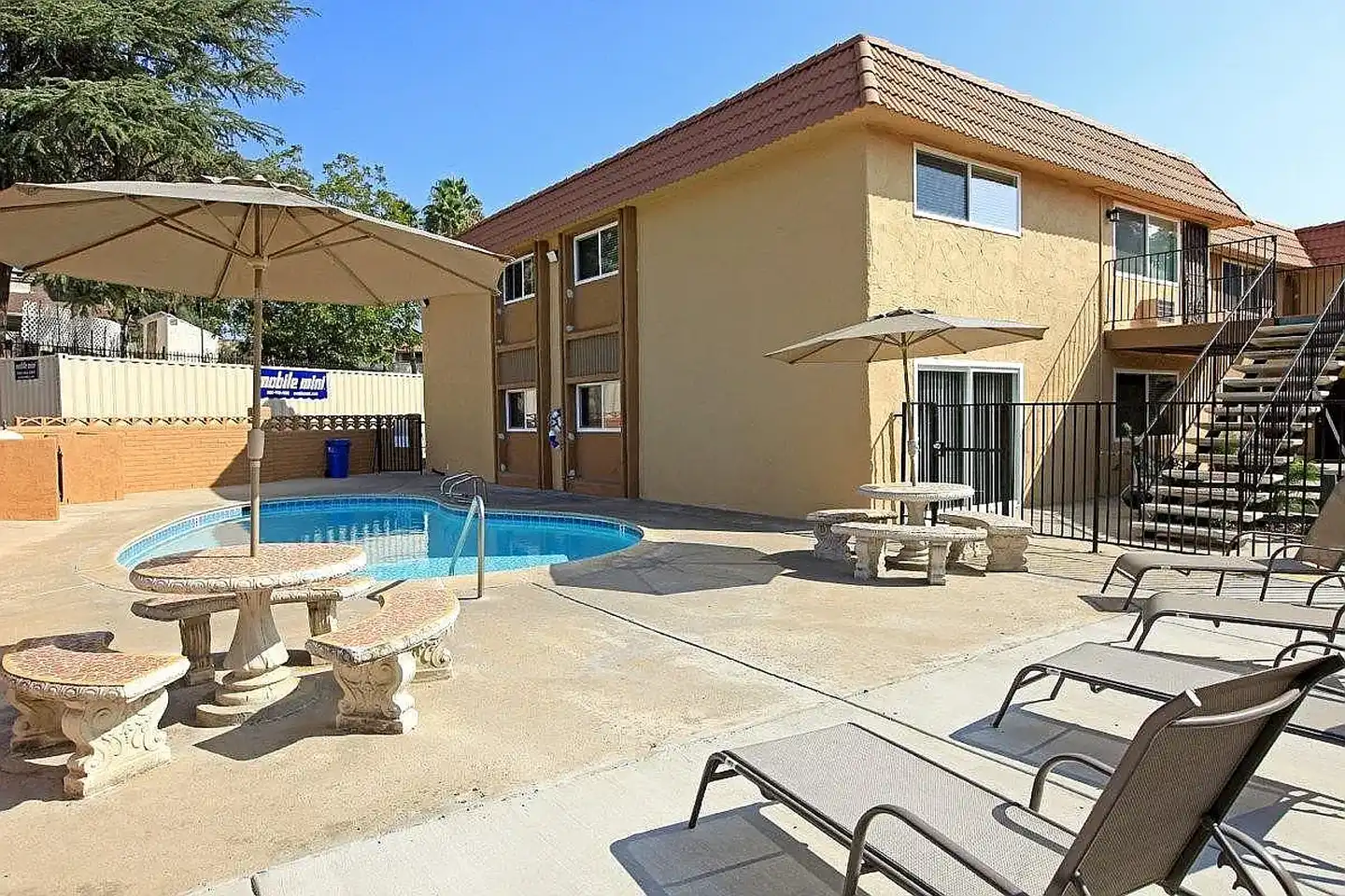 Mapleview Apartment Homes photo 2
