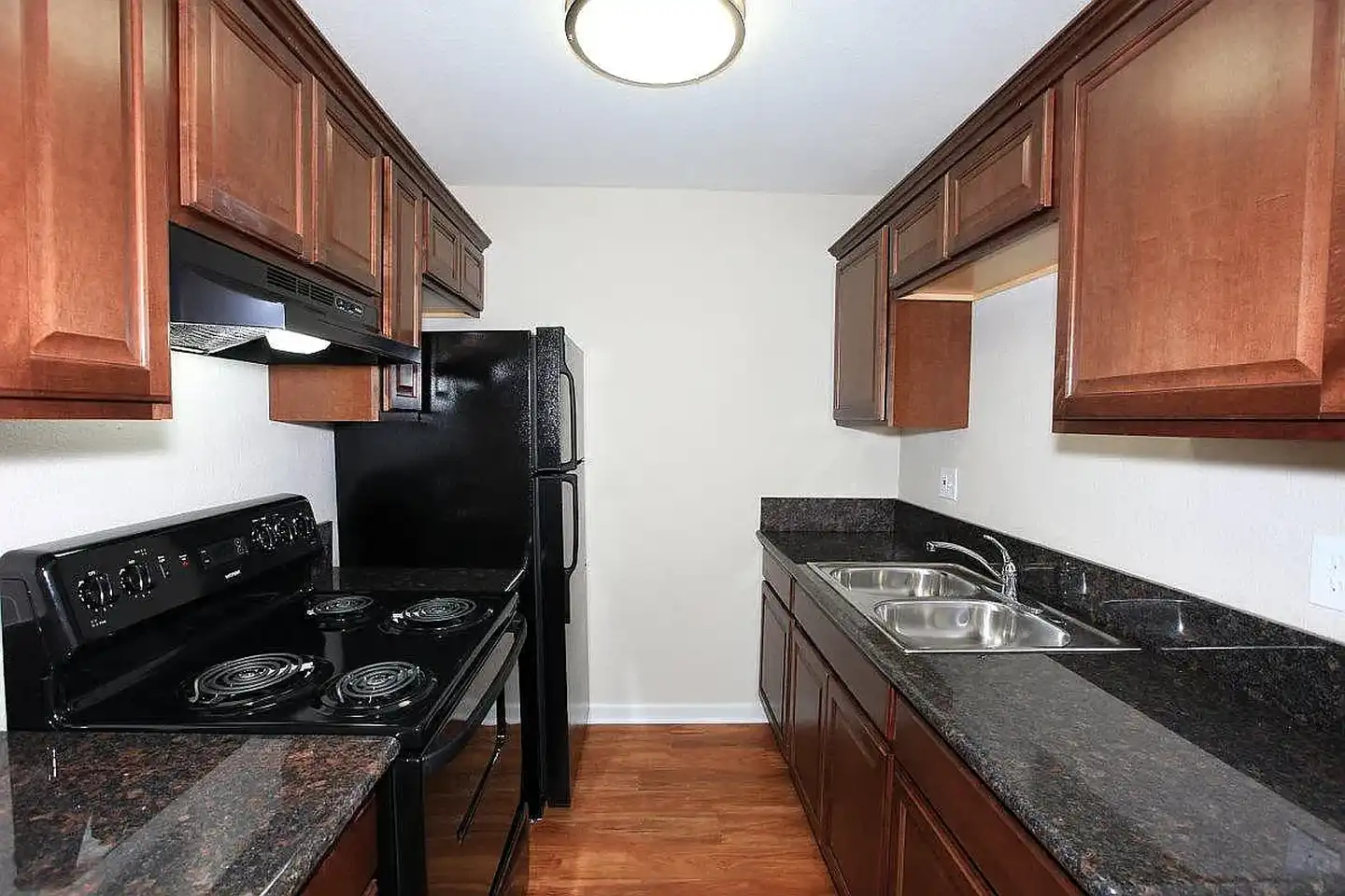 Mapleview Apartment Homes photo 3