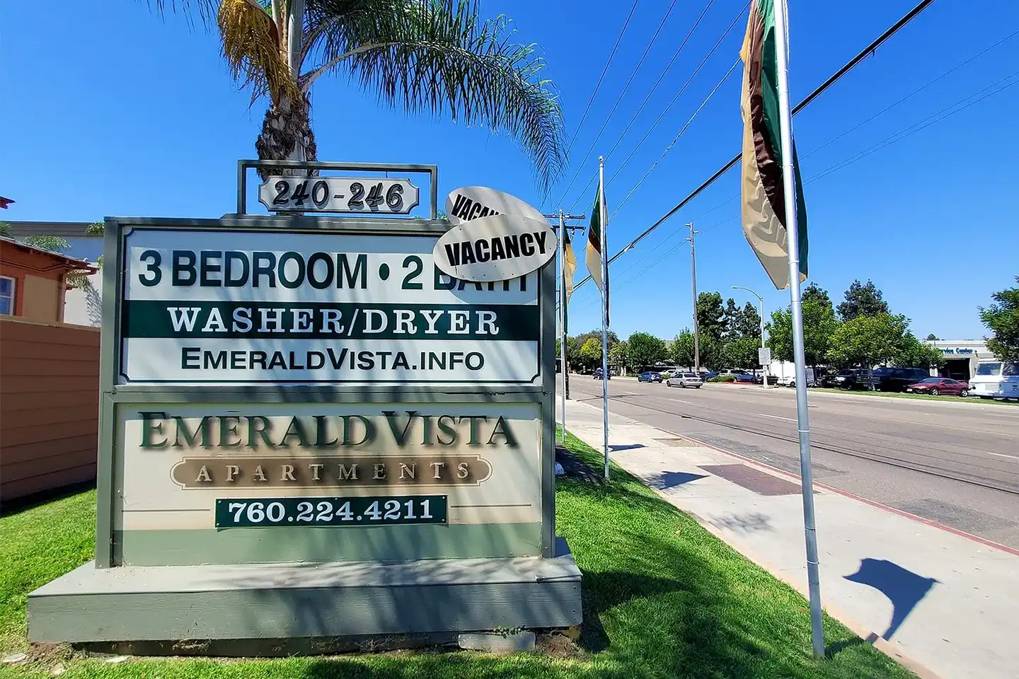Emerald Vista Apartments photo 2