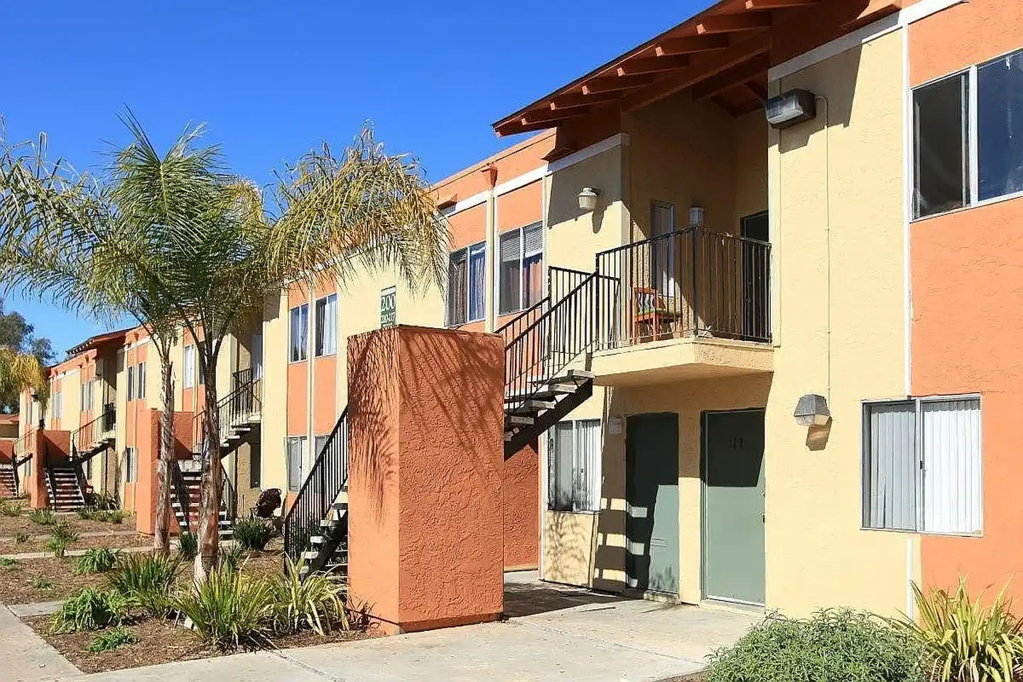 Emerald Vista Apartments photo 3