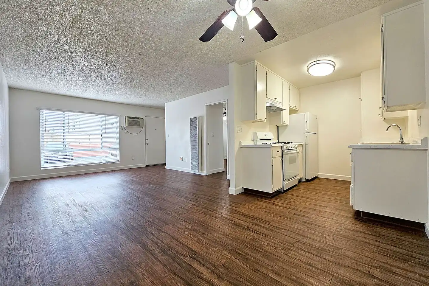 Vista Bella Apartment Homes photo 4
