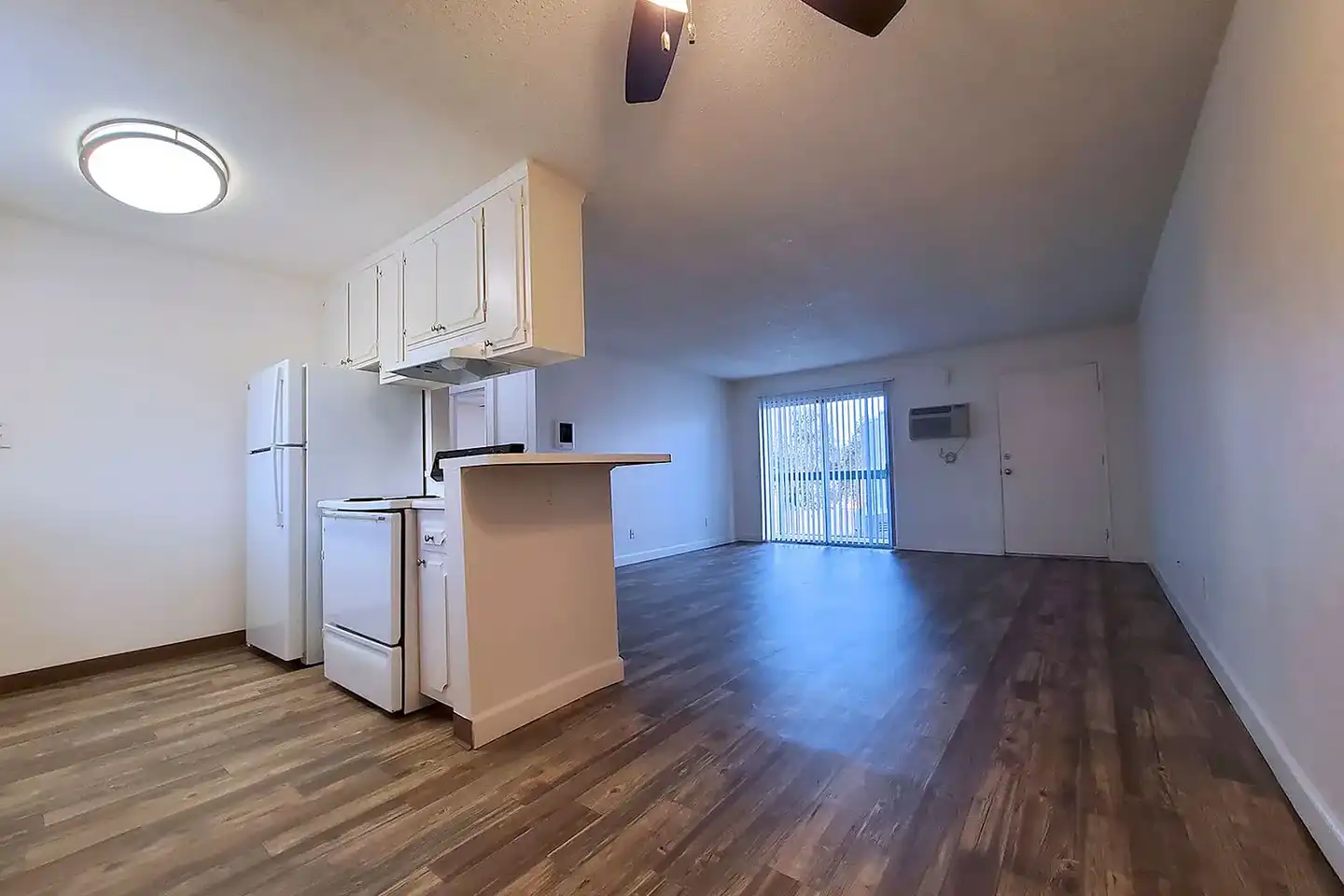 Sandalwood Apartments photo 5