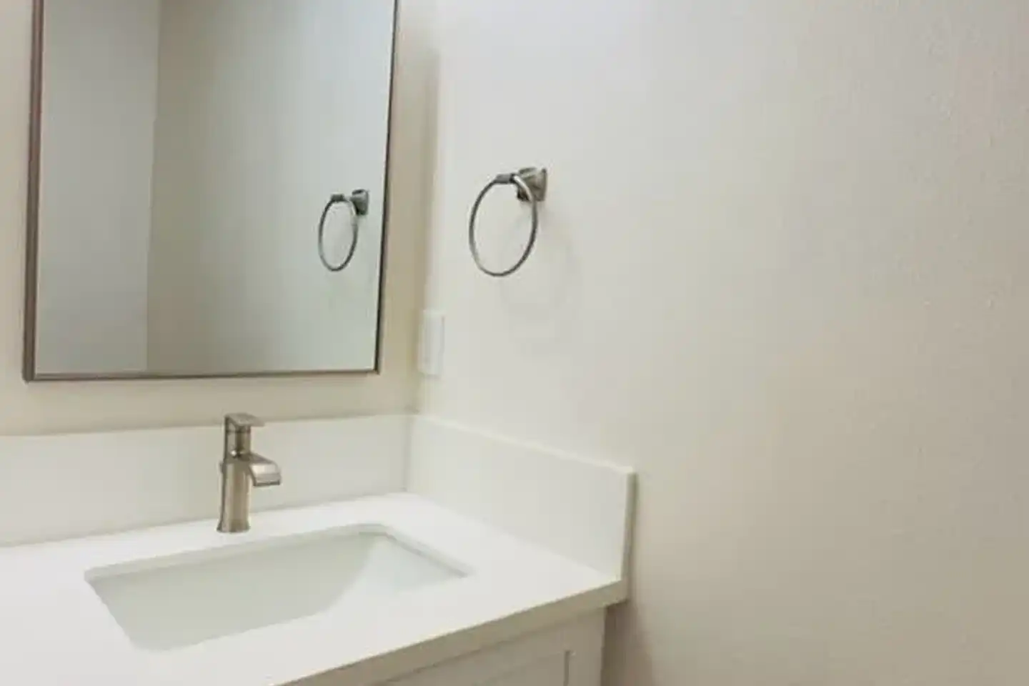 Orchard Villa Apartments