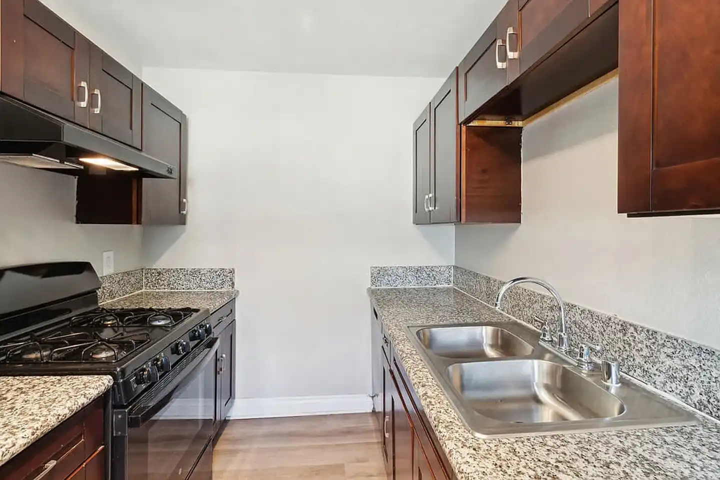 Park Crest Apartments photo 3