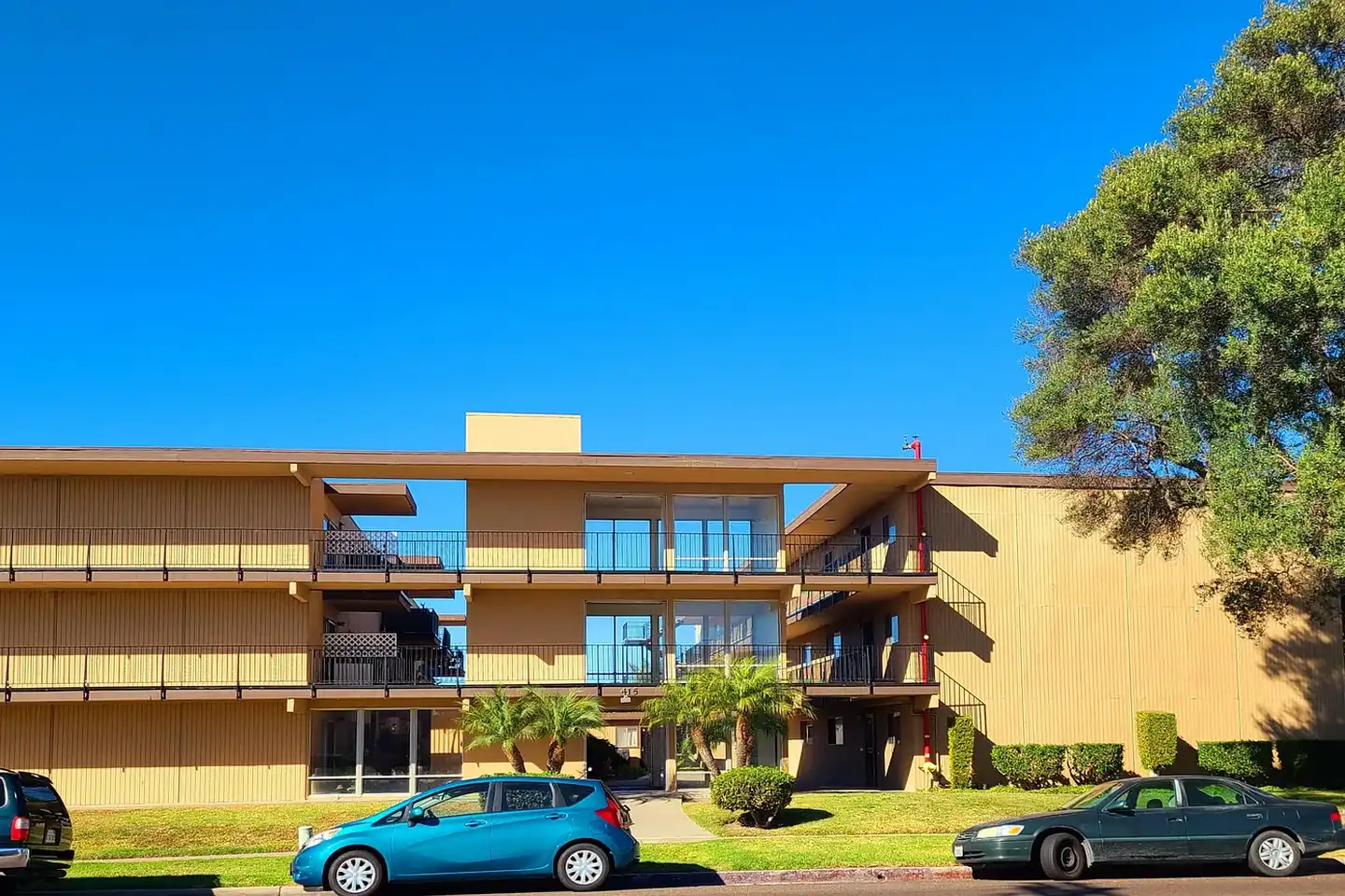 Vista Towers photo 2