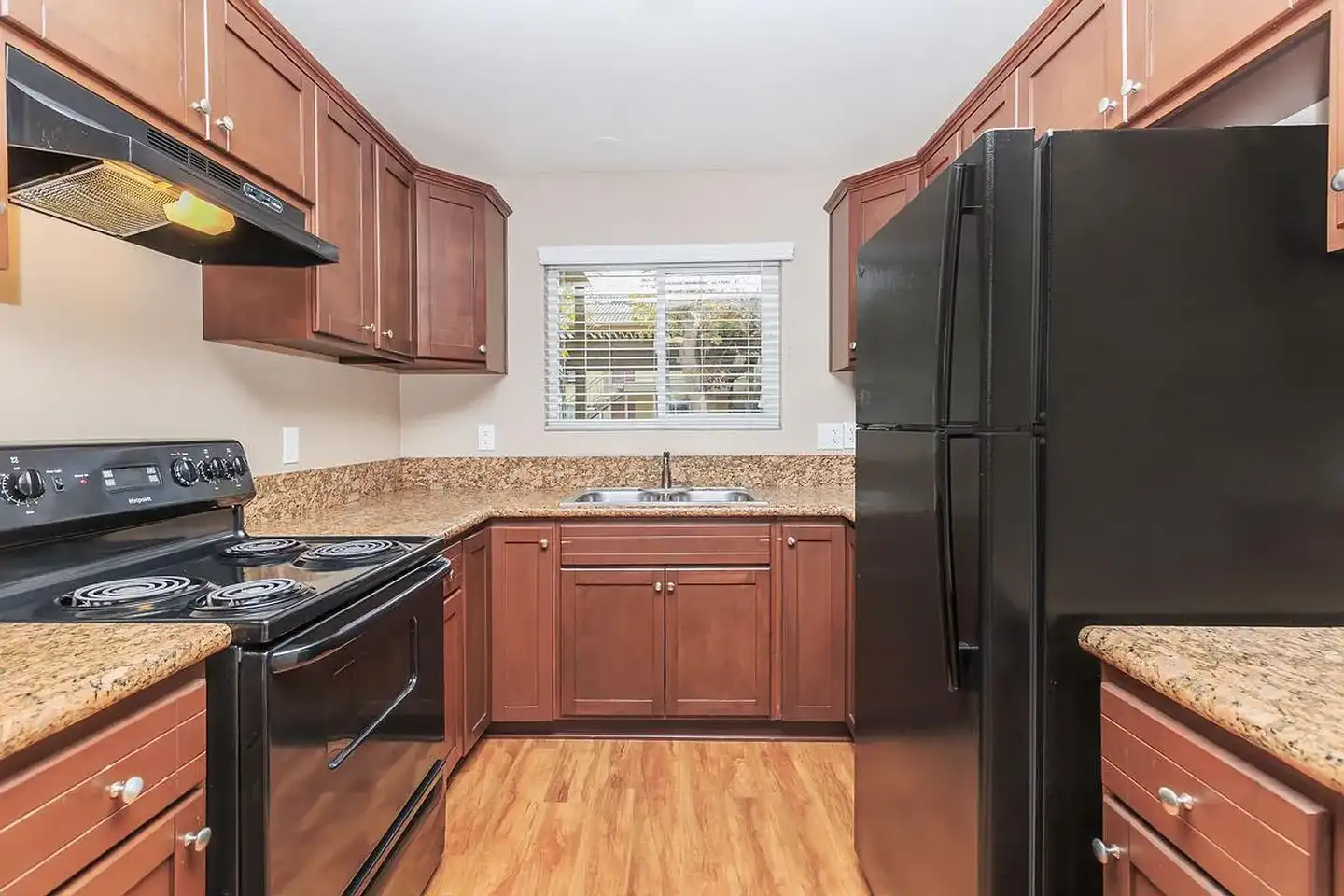 Newport Gardens Apartments photo 2