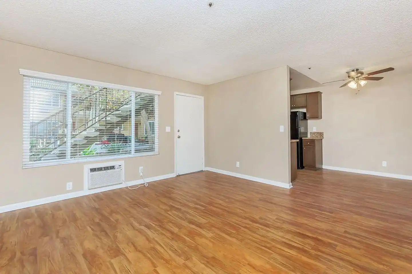 Newport Gardens Apartments photo 4