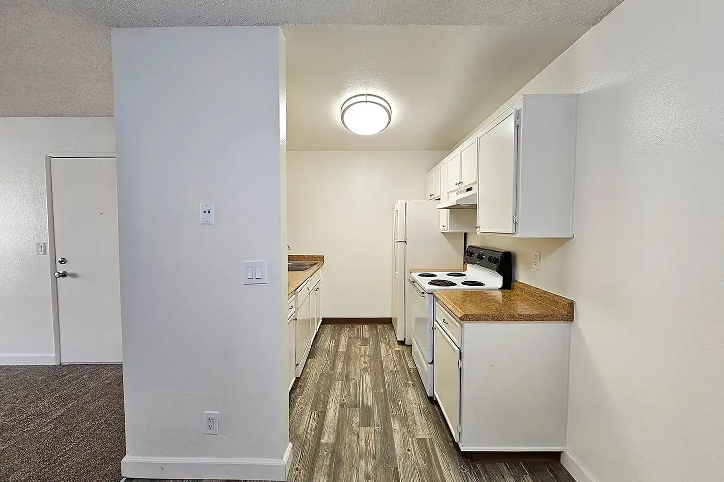 Valley View Apartments photo 2