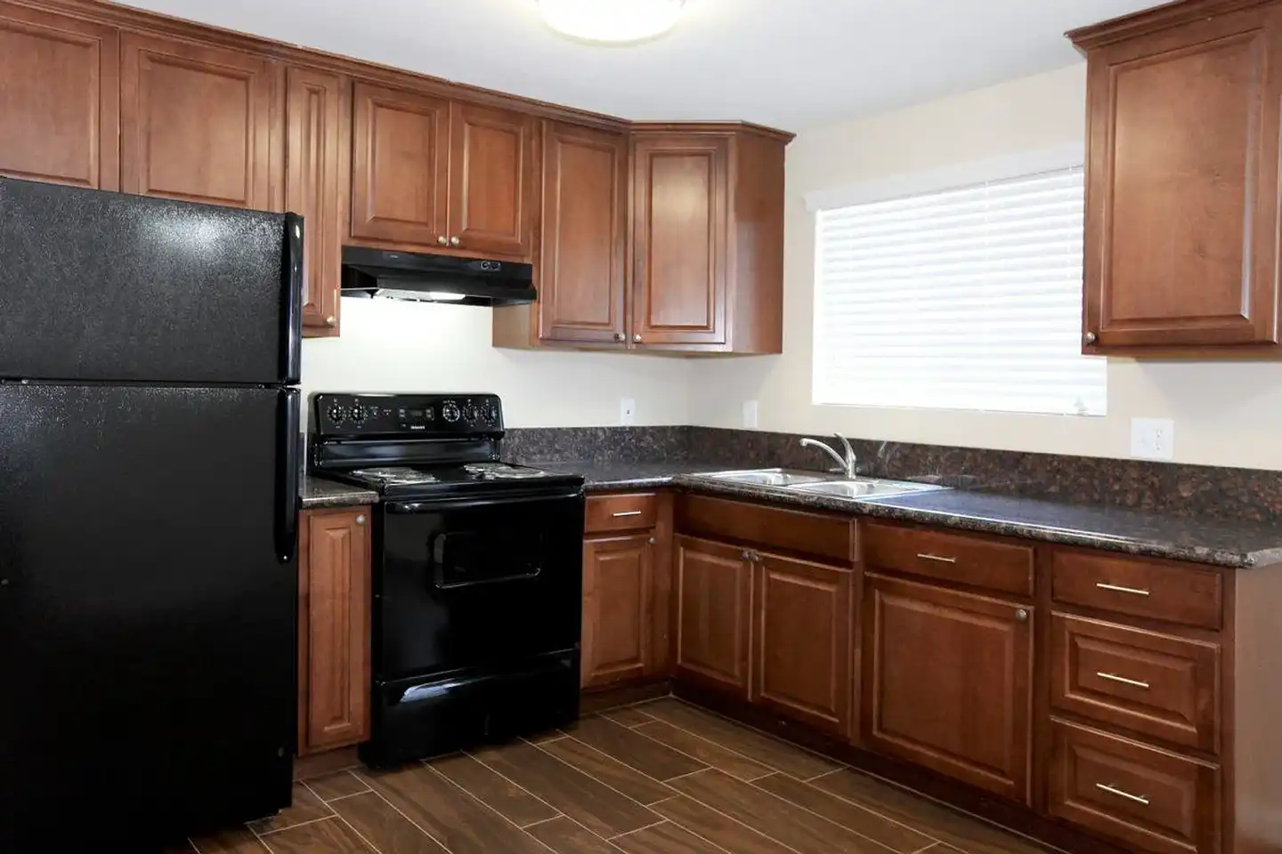 Spring Gardens Apartments photo 3