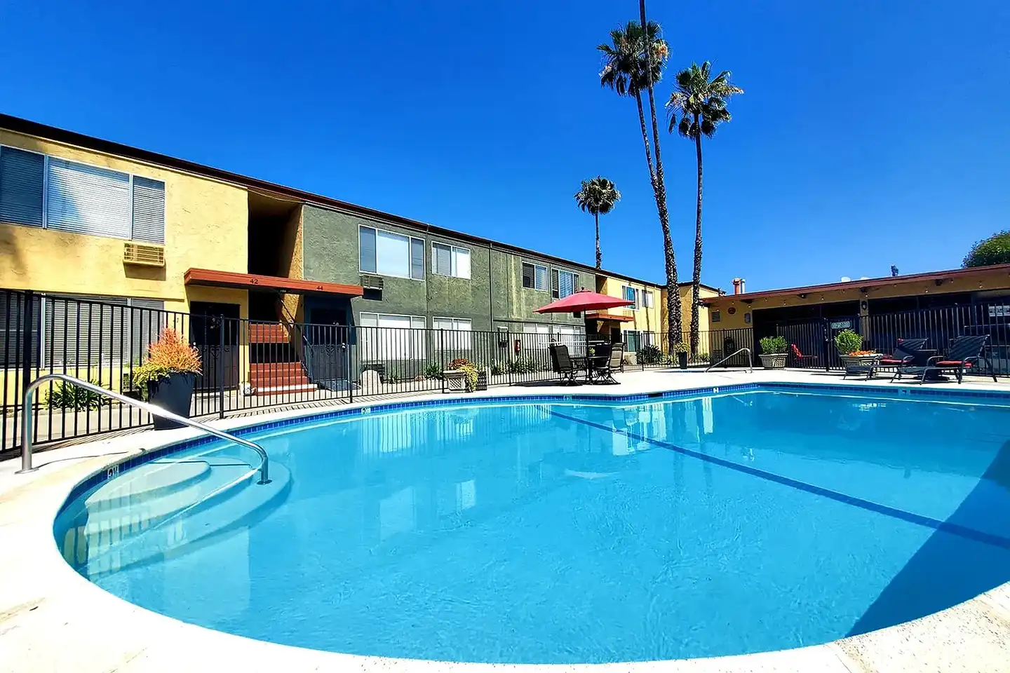 Greentree Apartments photo 2